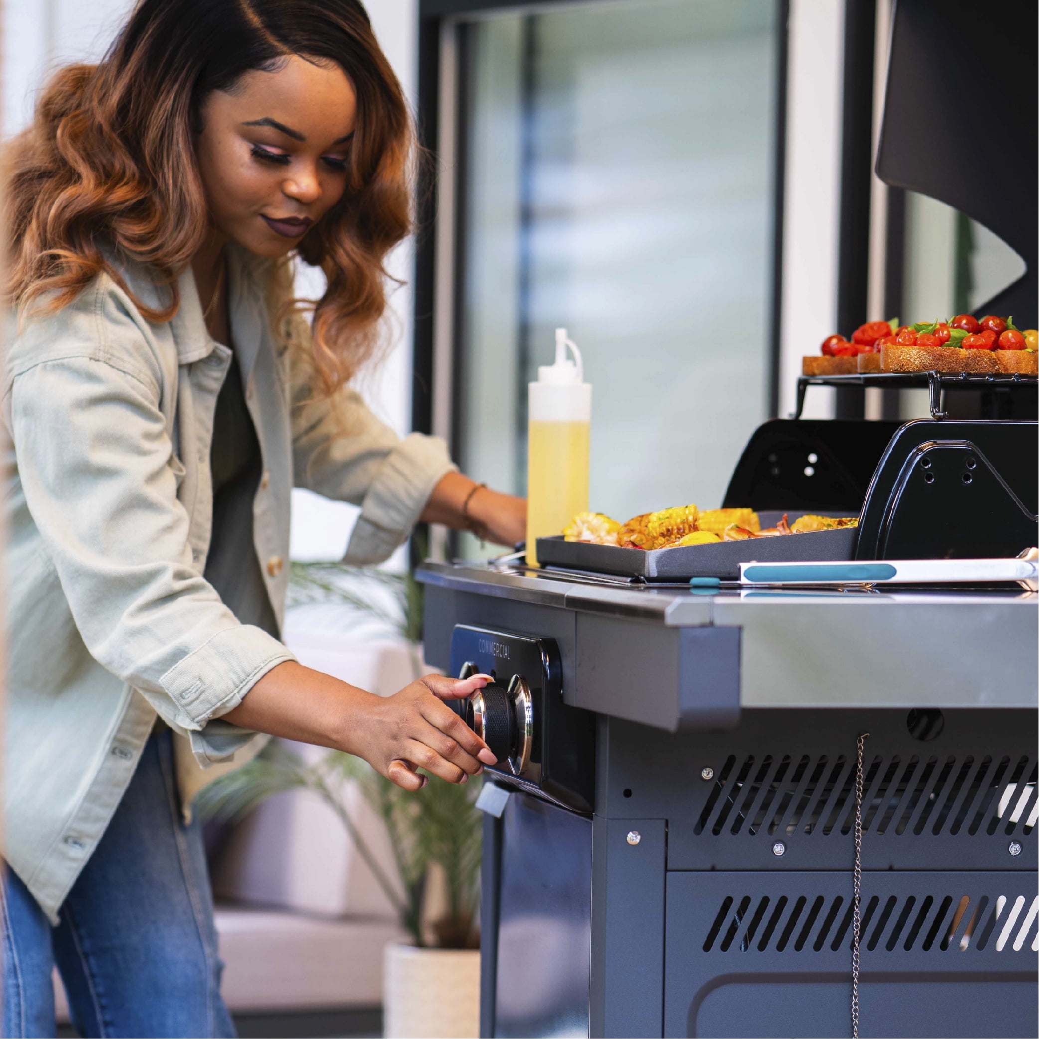 Charbroil Pro Series 2-Burner Gas Grill and Griddle (Black, 180 sq in) u232x - Image 11