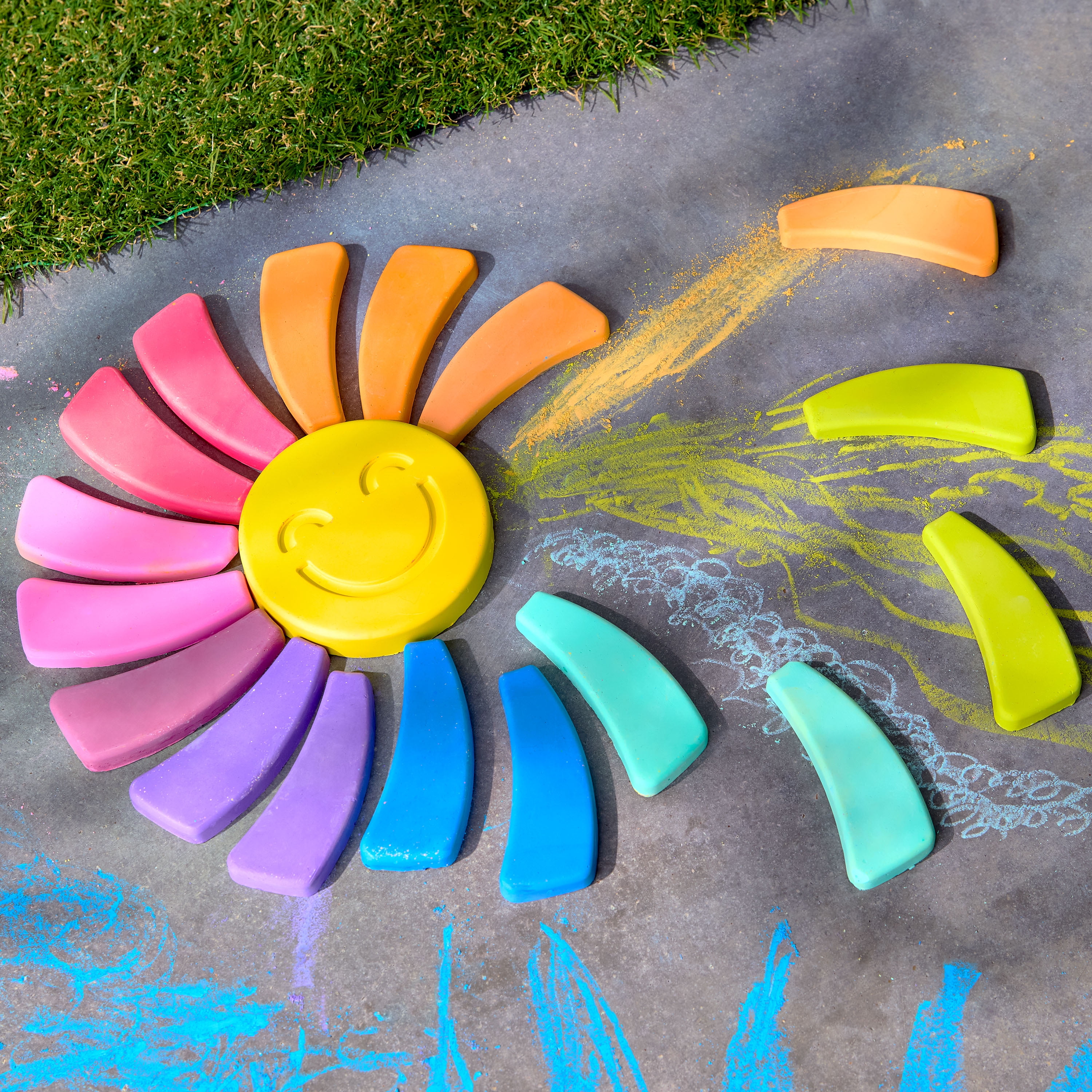 Play Day Sunflower Sidewalk Chalk Set (Multicolor, 18-Piece) n5884