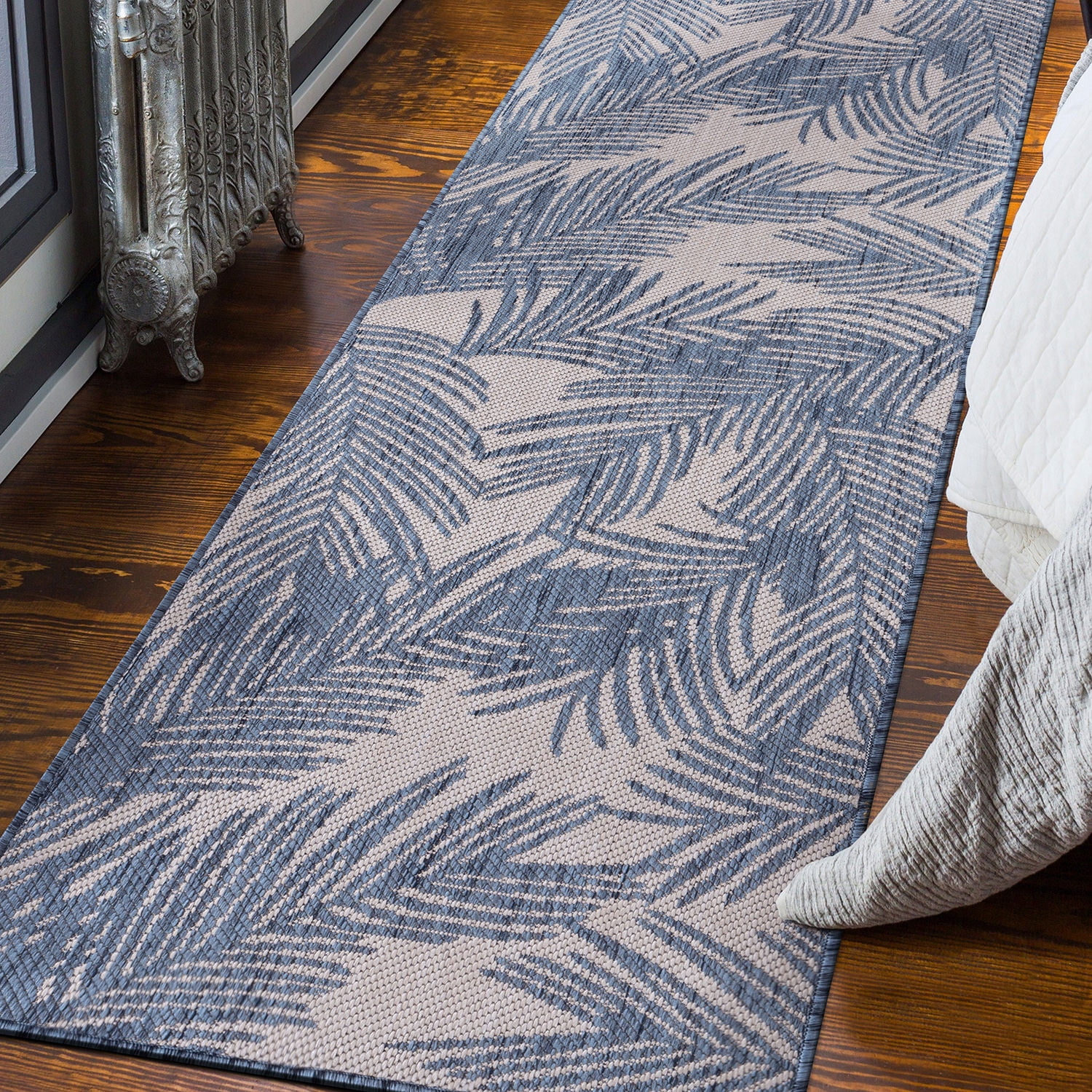 World Rug Gallery Contemporary Distressed Leaves Textured Flat Weave Indoor/Outdoor Area Rug (Blue, 2 ft x 7 ft) hupb3