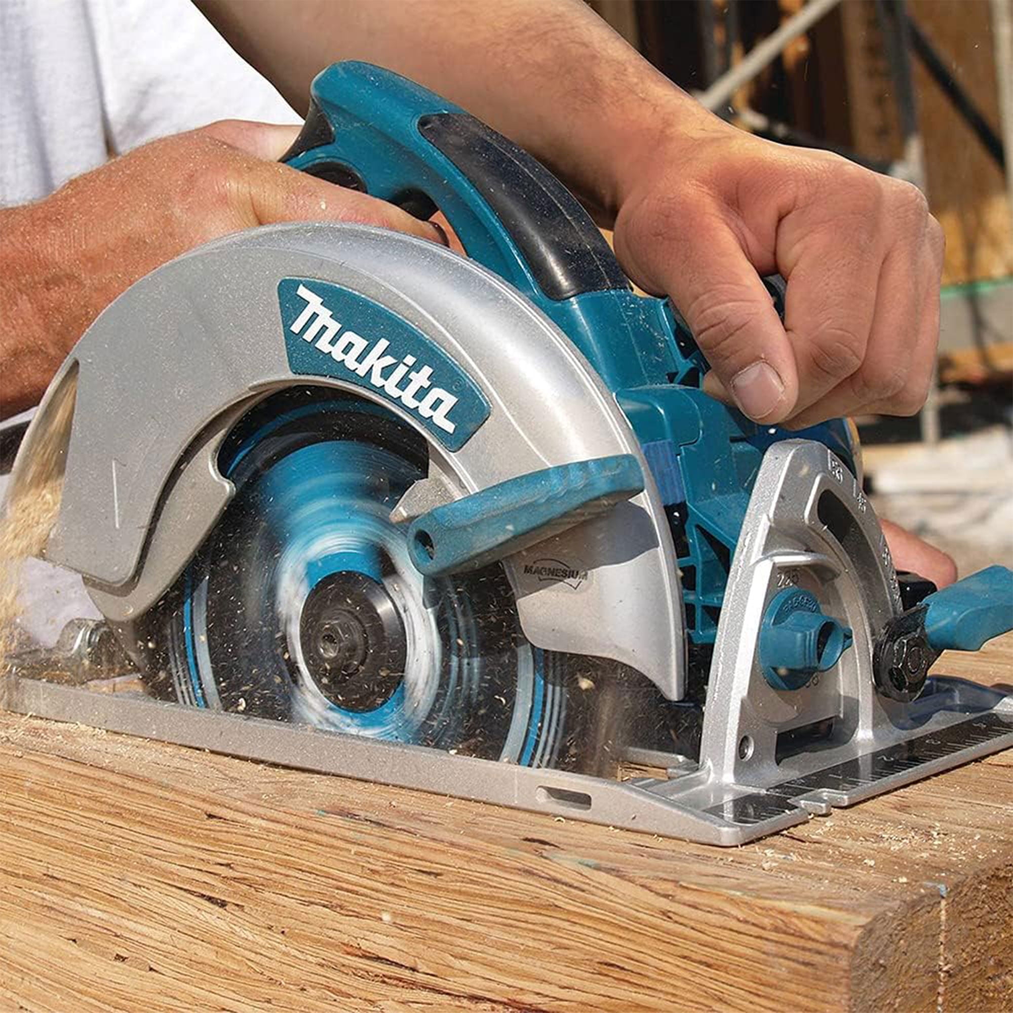Makita 7-1/4 in Magnesium Circular Saw Heavy-duty Professional Power Tool (Black, 10.6 lb) cg6ld