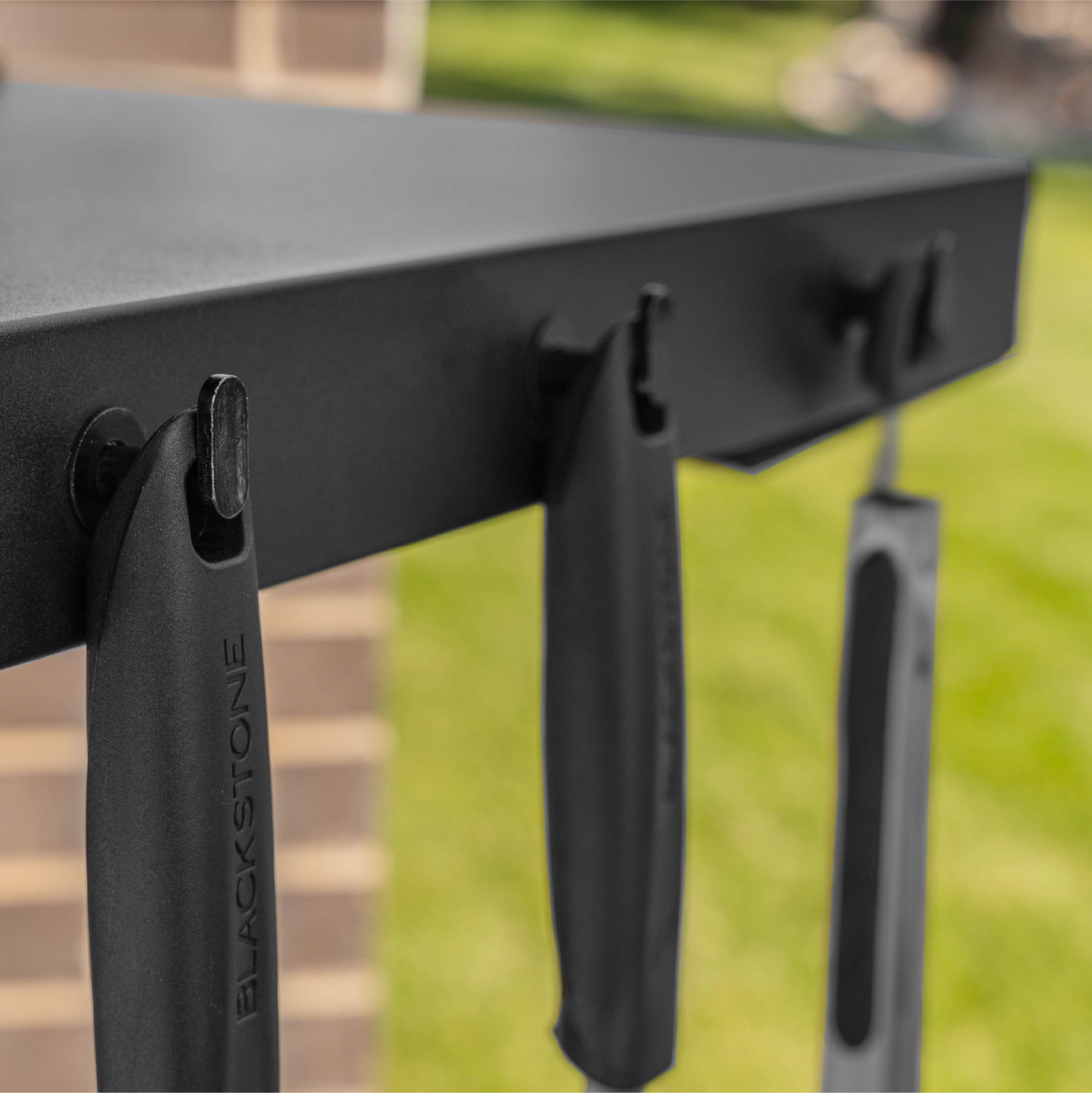 Blackstone Iron Forged 4-Burner Liquid Propane Outdoor Griddle with Hood (Black, 36 in) 46574