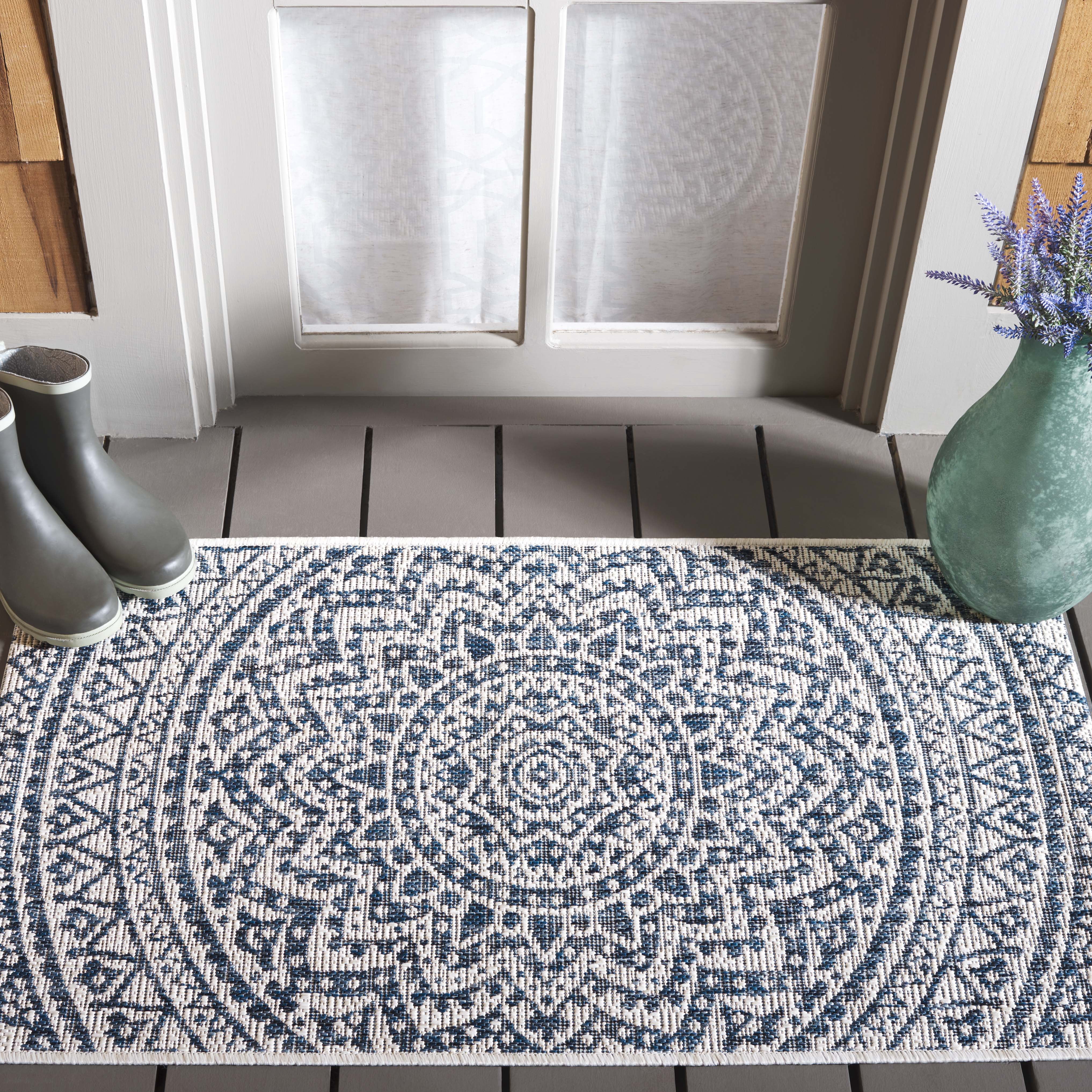Safavieh Courtyard Josiah Floral Medallion Indoor/Outdoor Area Rug (Ivory/Navy, 2 ft 7 in x 5 ft) btttp