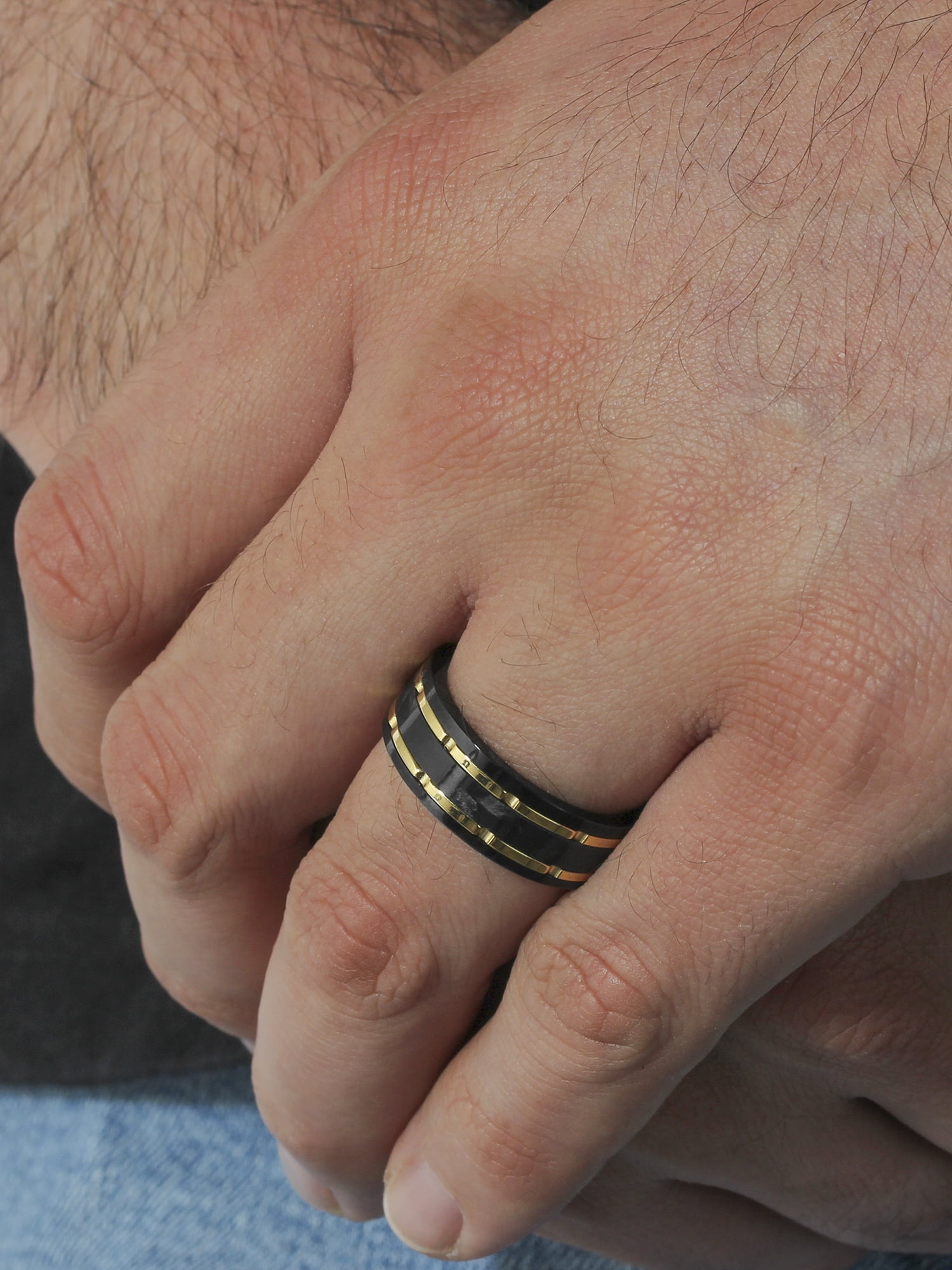 Brilliance Fine Jewelry Men's Tungsten Wedding Band with Yellow Finish and Forged Carbon Fiber Inlay (Black, 8 mm) wx1sv
