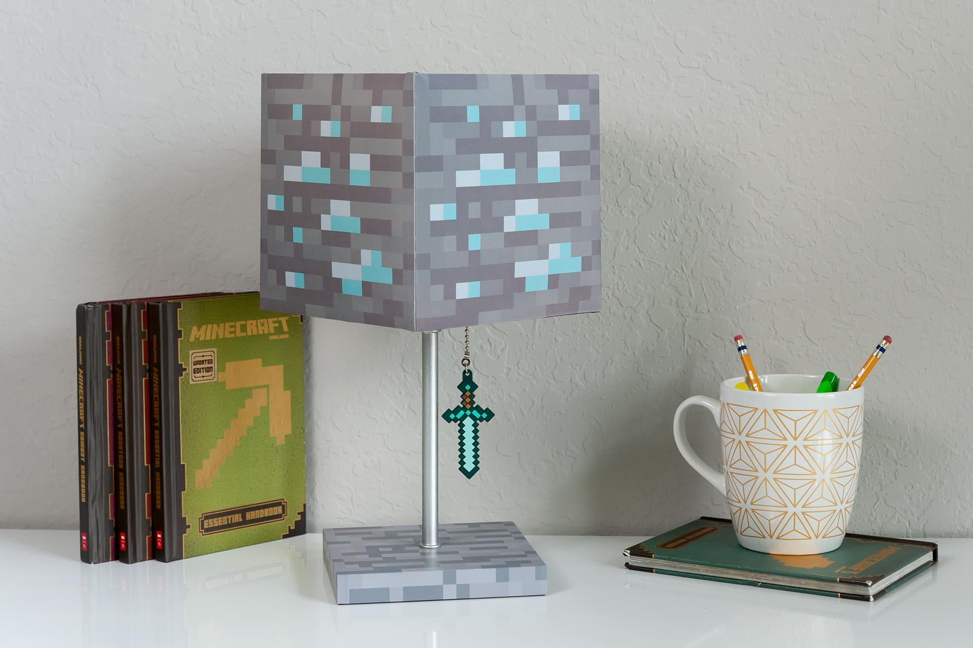 Minecraft Diamond Ore LED Desk Lamp with 3D Diamond Sword Pull (14 in) zo6ev
