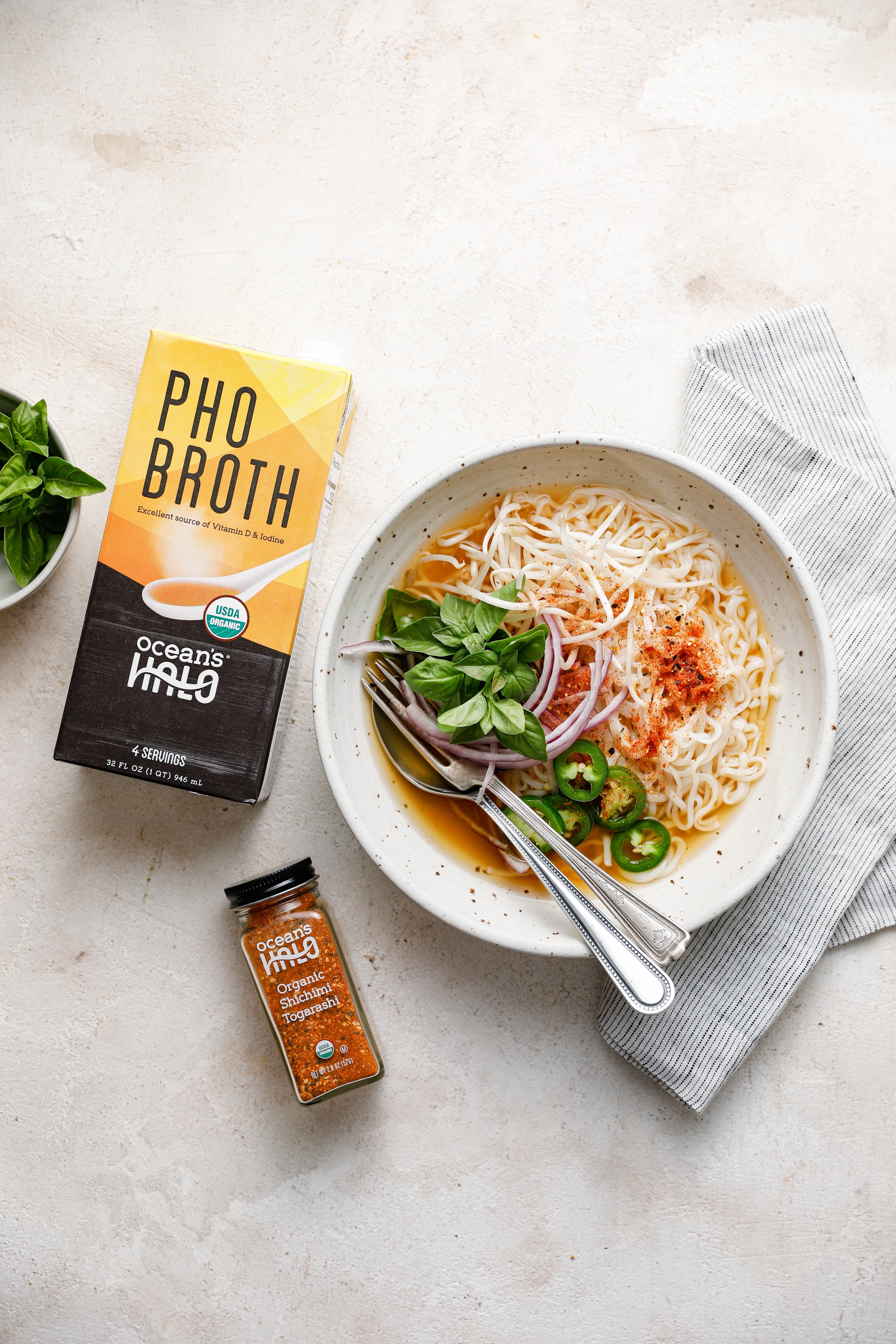 Ocean's Halo Organic Vegan Pho Broth (32 fl oz) wstze - Image 3
