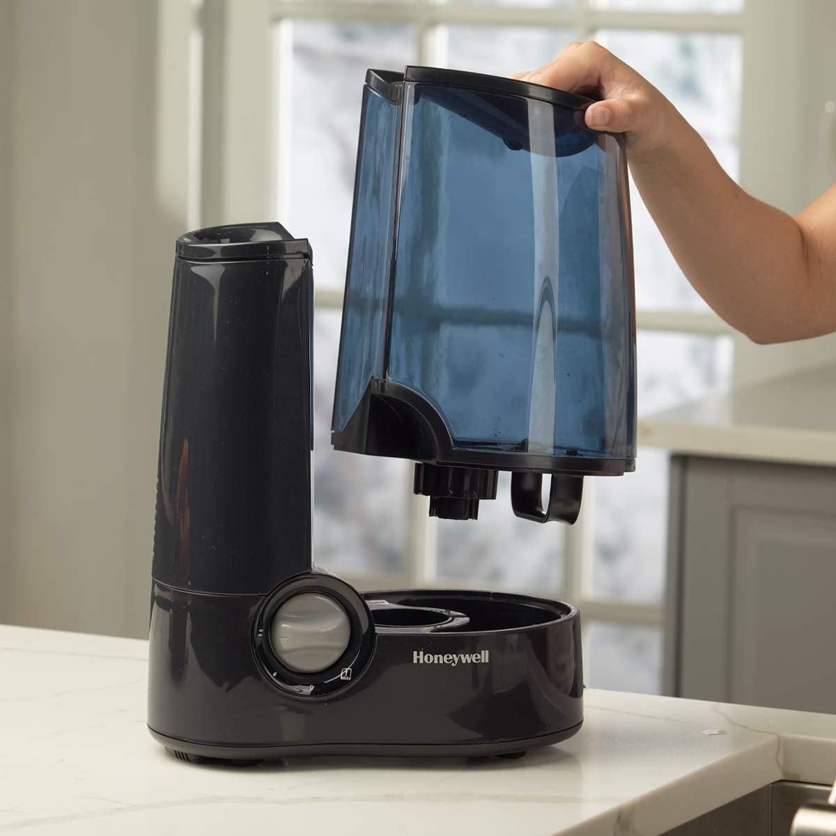 Honeywell Warm Mist Humidifier HWM705B (Filter Free, Quiet Operation, Black, 1 gal) 19mmj