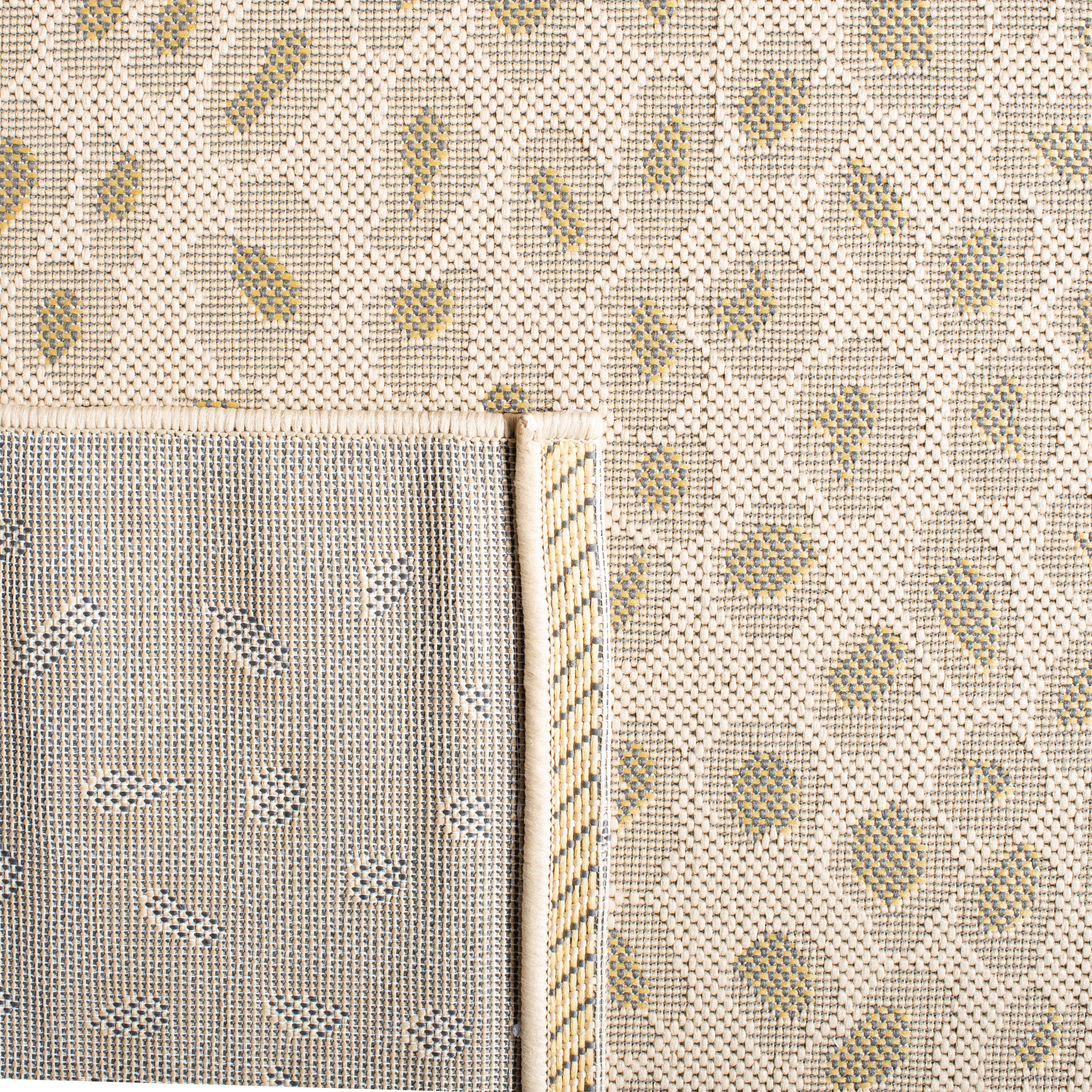 Safavieh Courtyard Camille Spotted Indoor/Outdoor Area Rug (Beige/Gold, 5 ft 3 in x 7 ft 7 in) f922z