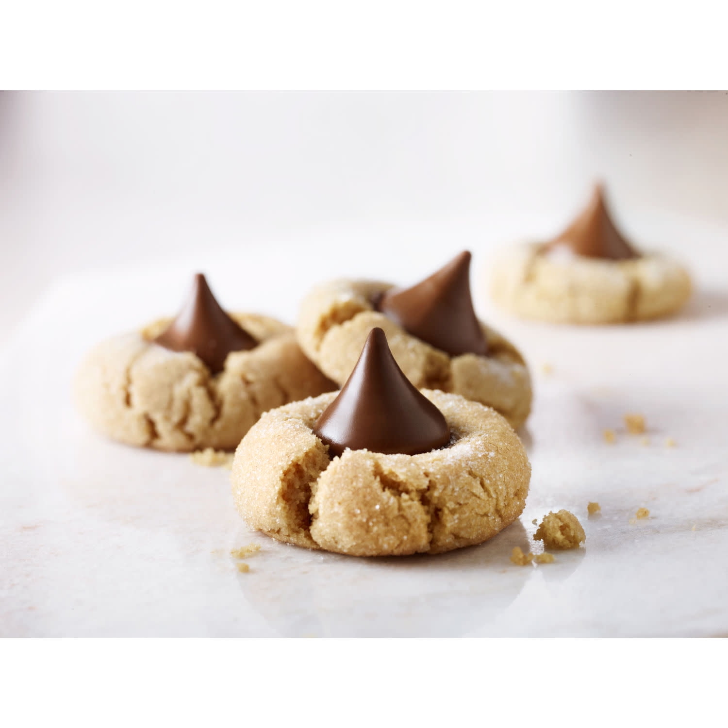Hershey's Kisses Milk Chocolate Candy, Creamy Snack Treats (10.8 oz) c31zh