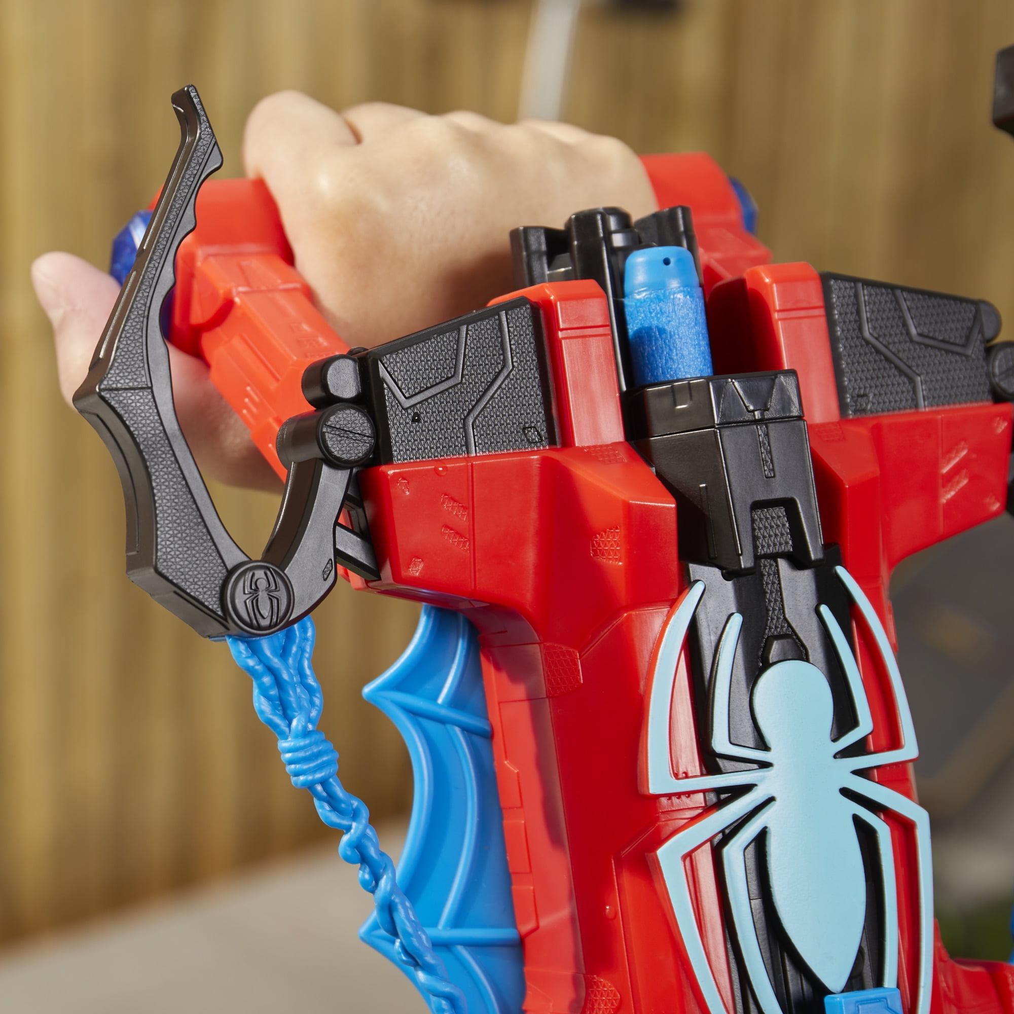 Nerf Marvel Spider-Man Strike 'N Splash 2-in-1 Toy Blaster with 3 Darts (One Size) j59yf