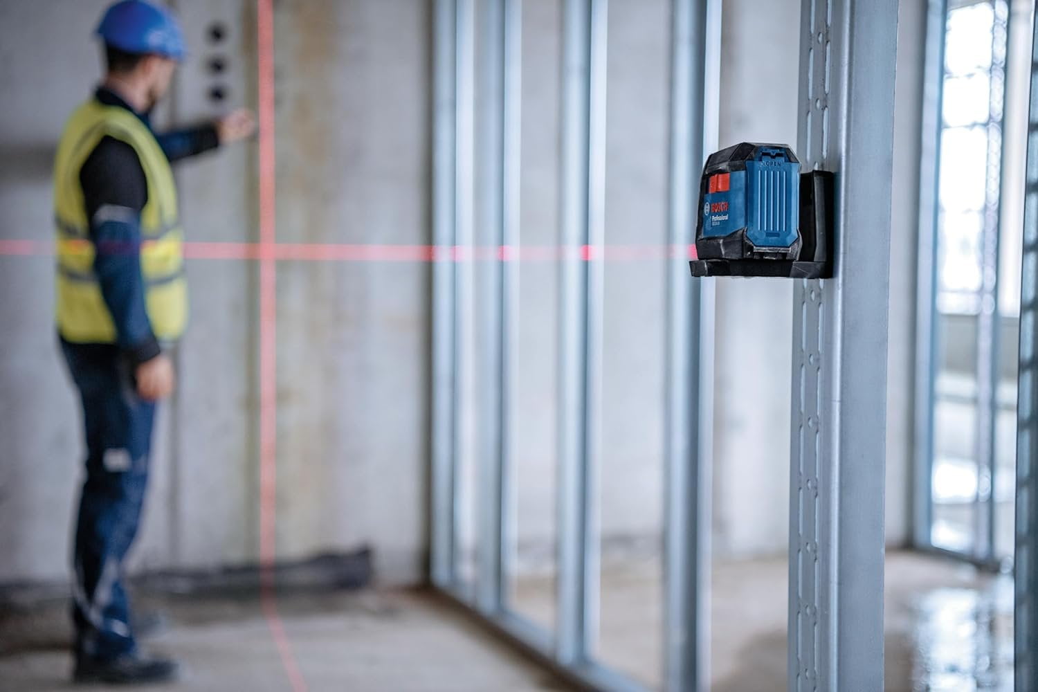 Bosch GLL50-20 Self-Leveling Cross-Line Laser (Blue, 50 ft Range) y47kx