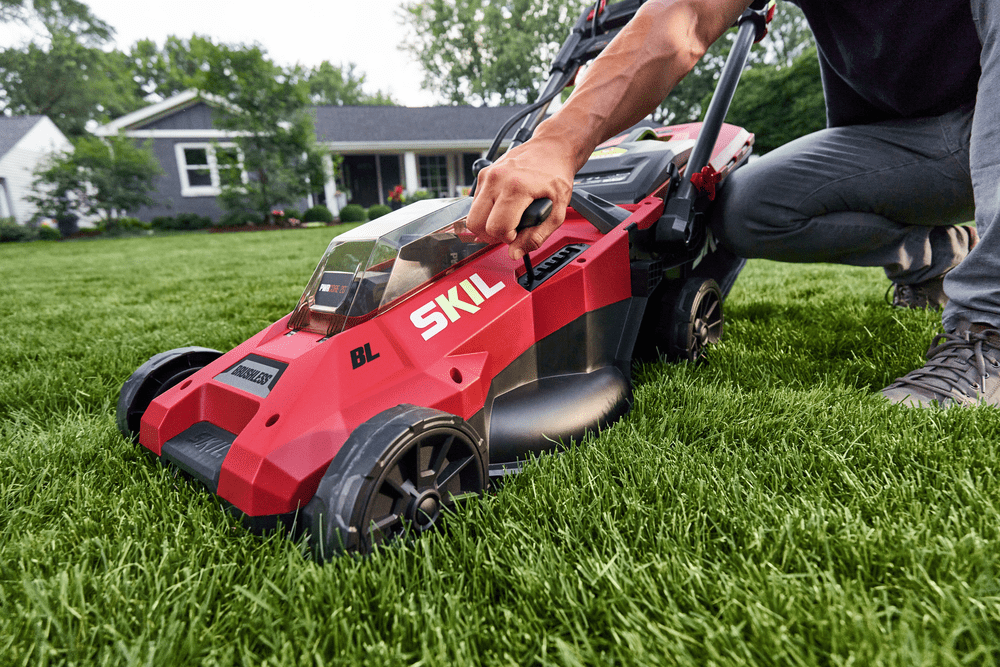 SKIL PWR CORE 20V 18-Inch Cordless Lawn Mower, Brushless Push Mower with (2) 4.0Ah Batteries and Charger (Red, 18 in) clz4y