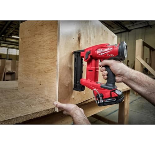 Milwaukee M18 Fuel 1/4 in Narrow Crown Stapler (Red, 18V Cordless) ng37o