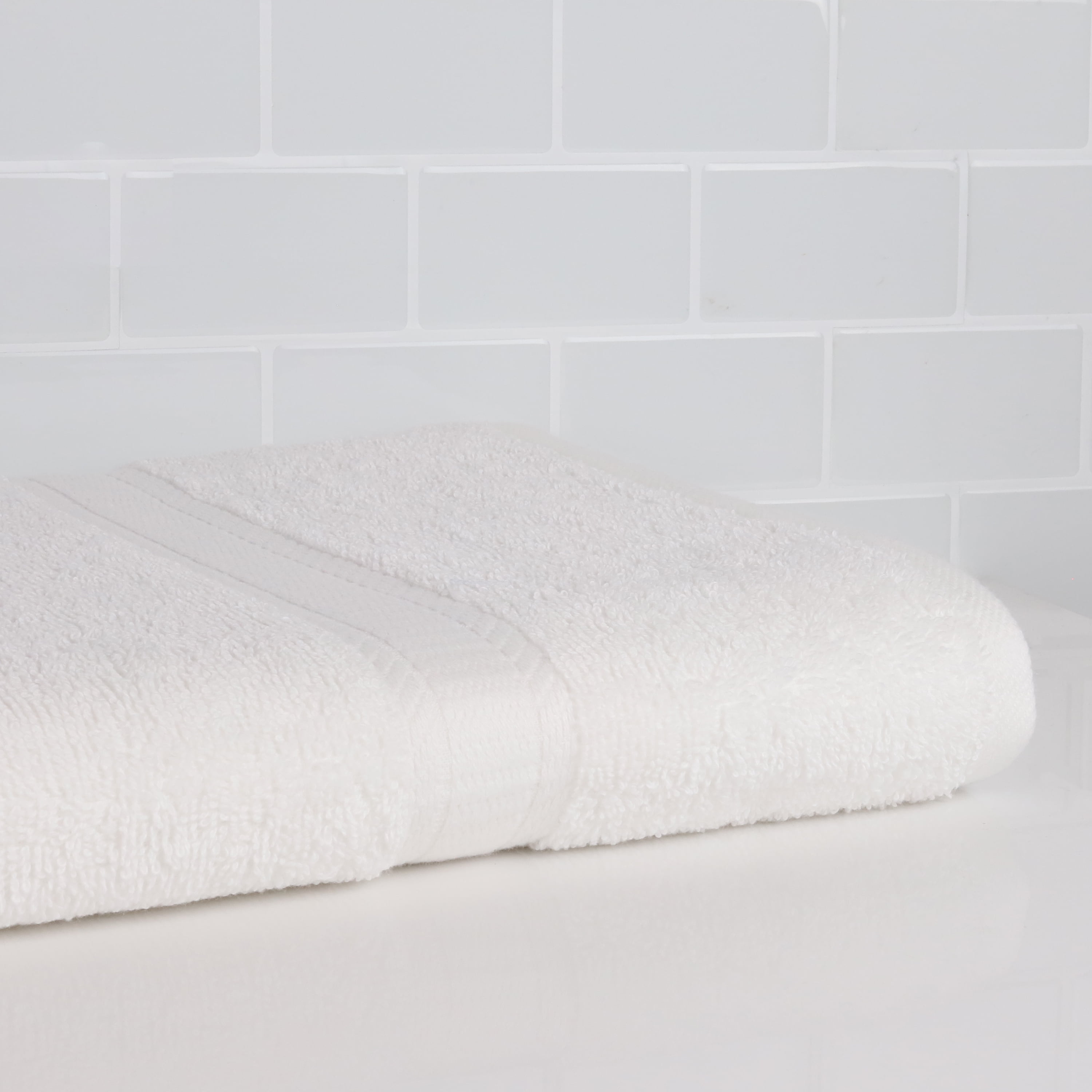 Mainstays Basic Bath Towel, Soft Cotton Highly Absorbent Bathroom Essentials (White, 8 Pack, 27 in x 52 in) nhtzx