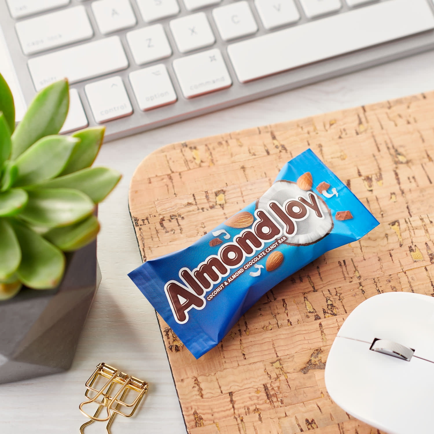 Almond Joy Miniatures Coconut and Almond Chocolate Candy Bars (Milk Chocolate, 10.2 oz) ebhxw