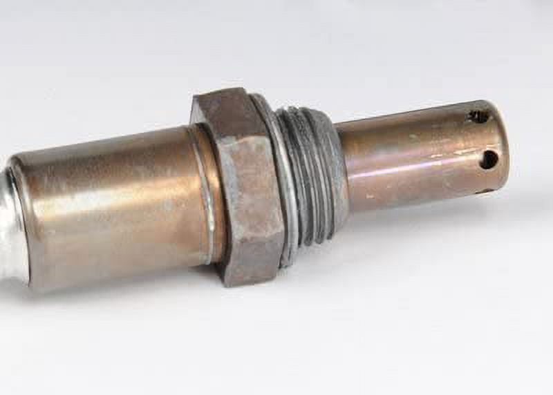 GM Genuine Parts 213-3533 Heated Oxygen Sensor for Chevrolet Tahoe and Silverado (1 Unit) yjvdc