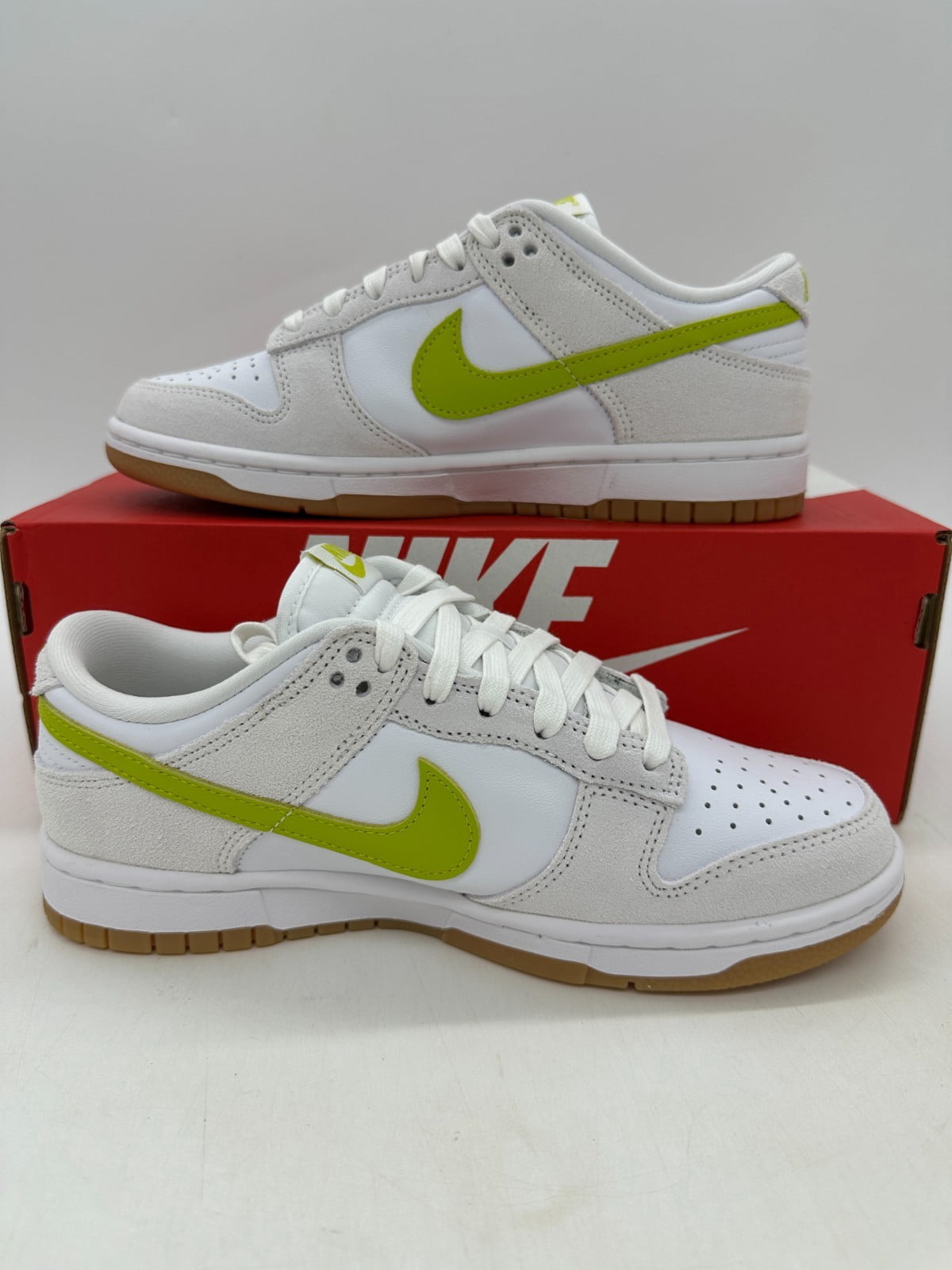 Nike Dunk Low Women's Athletic Shoes Leather Sneakers (White/Green, 8 US) vp2zu