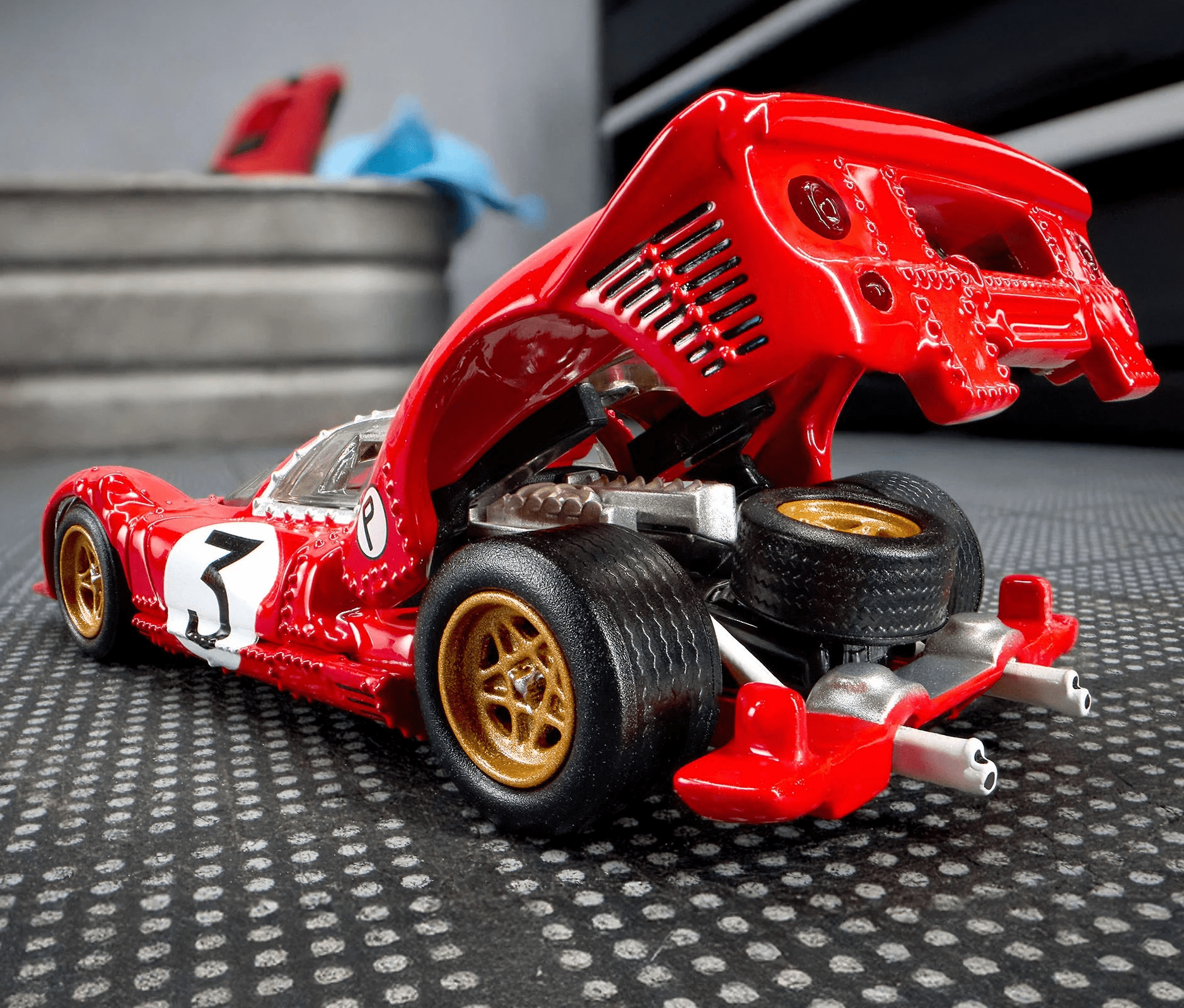 Hot Wheels Elite 64 1967 Ferrari 330 P4 Premium Die-Cast Car (Rosso Corsa Red, 1:64 Scale) frf7s