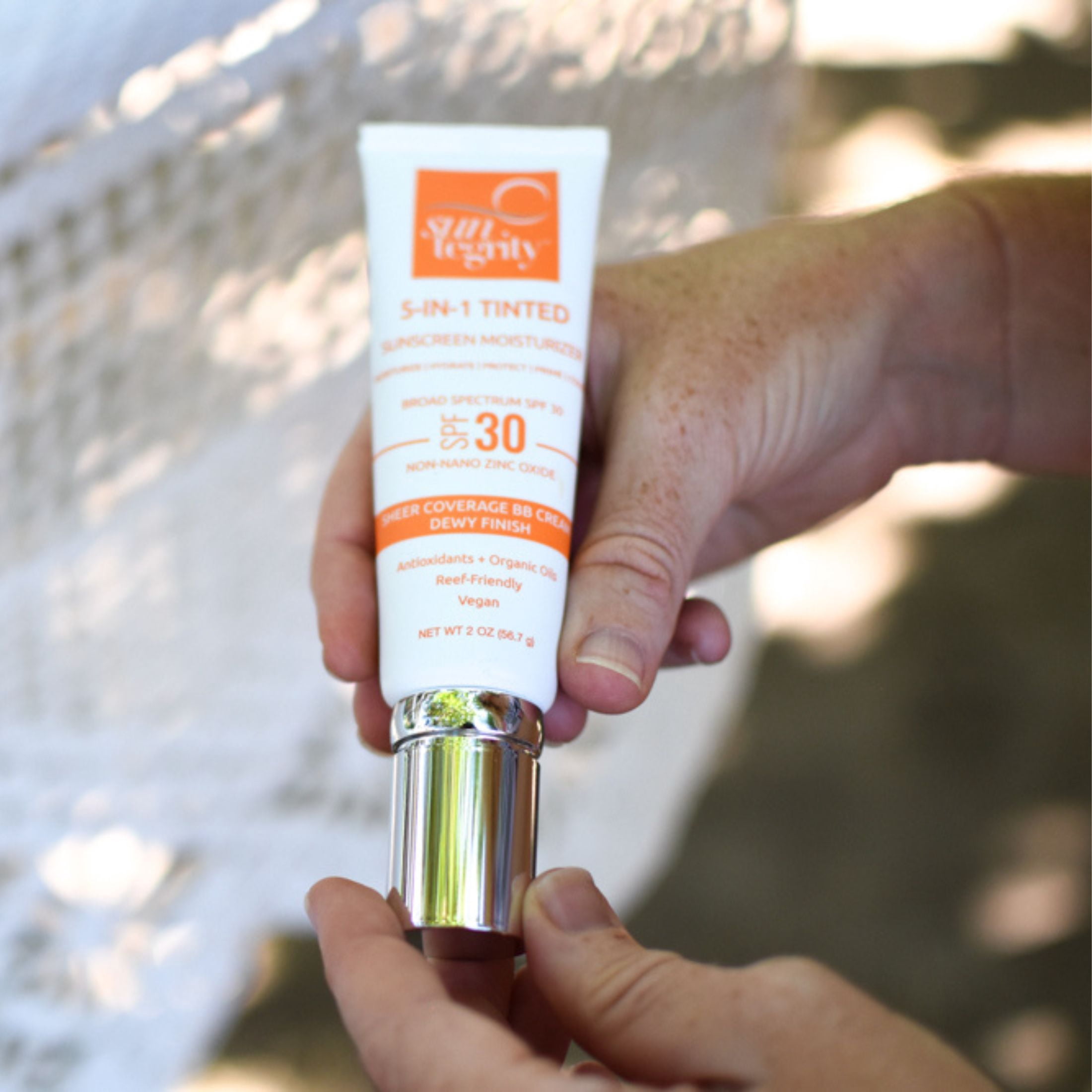 Suntegrity 5-in-1 Tinted Sunscreen Moisturizer Broad Spectrum SPF 30 (Light, 1.95 fl oz) b23s8