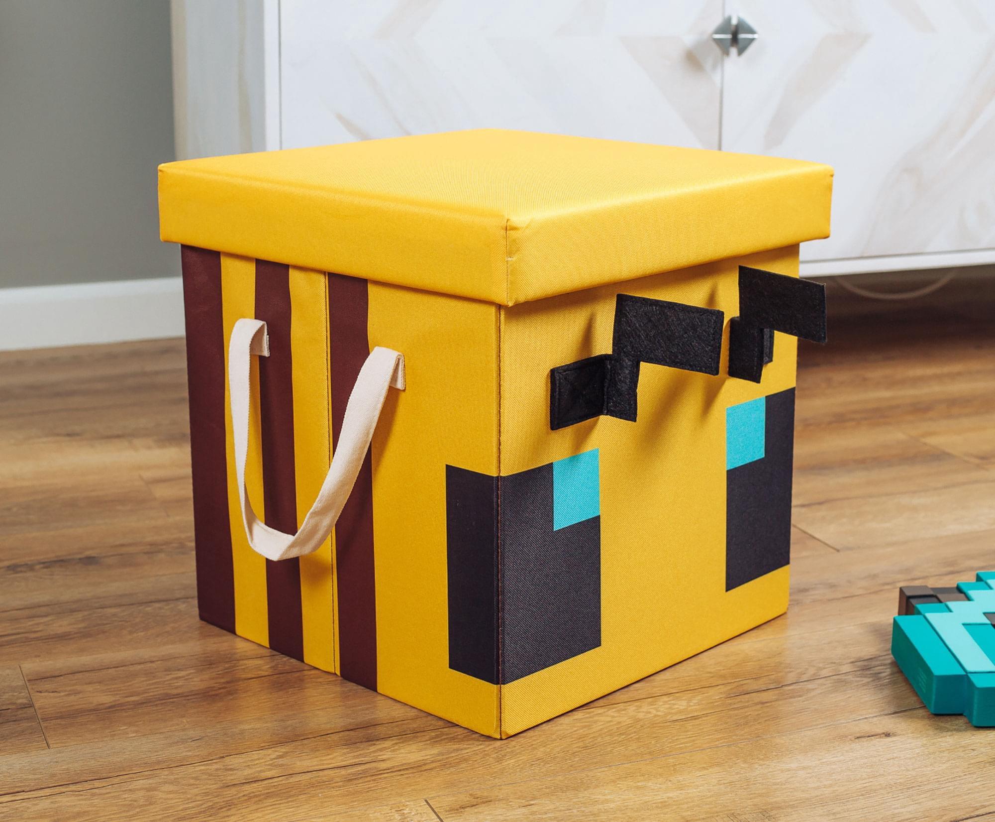 Minecraft Bee Fabric Storage Bin Cube Organizer with Lid (Yellow, 15 in) gi3cp