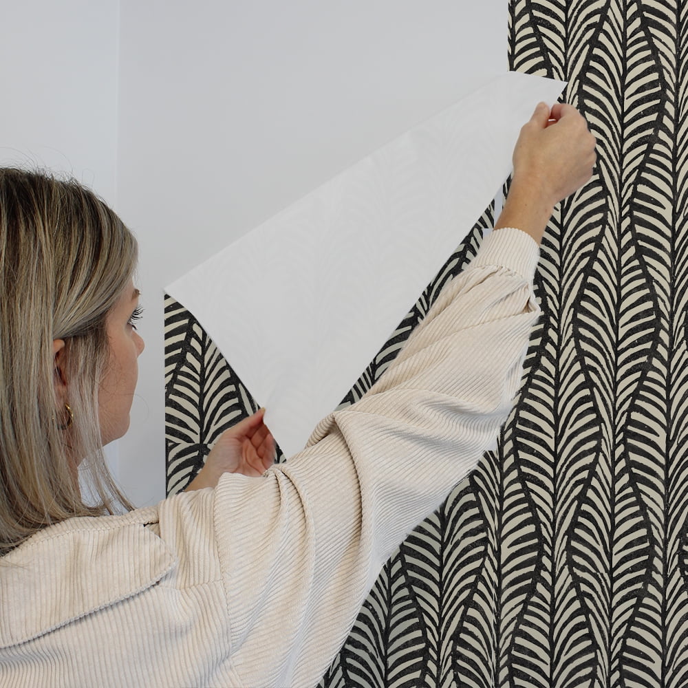 Tempaper Block Print Leaves Peel and Stick Wallpaper (Black, 20.5 in x 16.5 ft) vj2fh