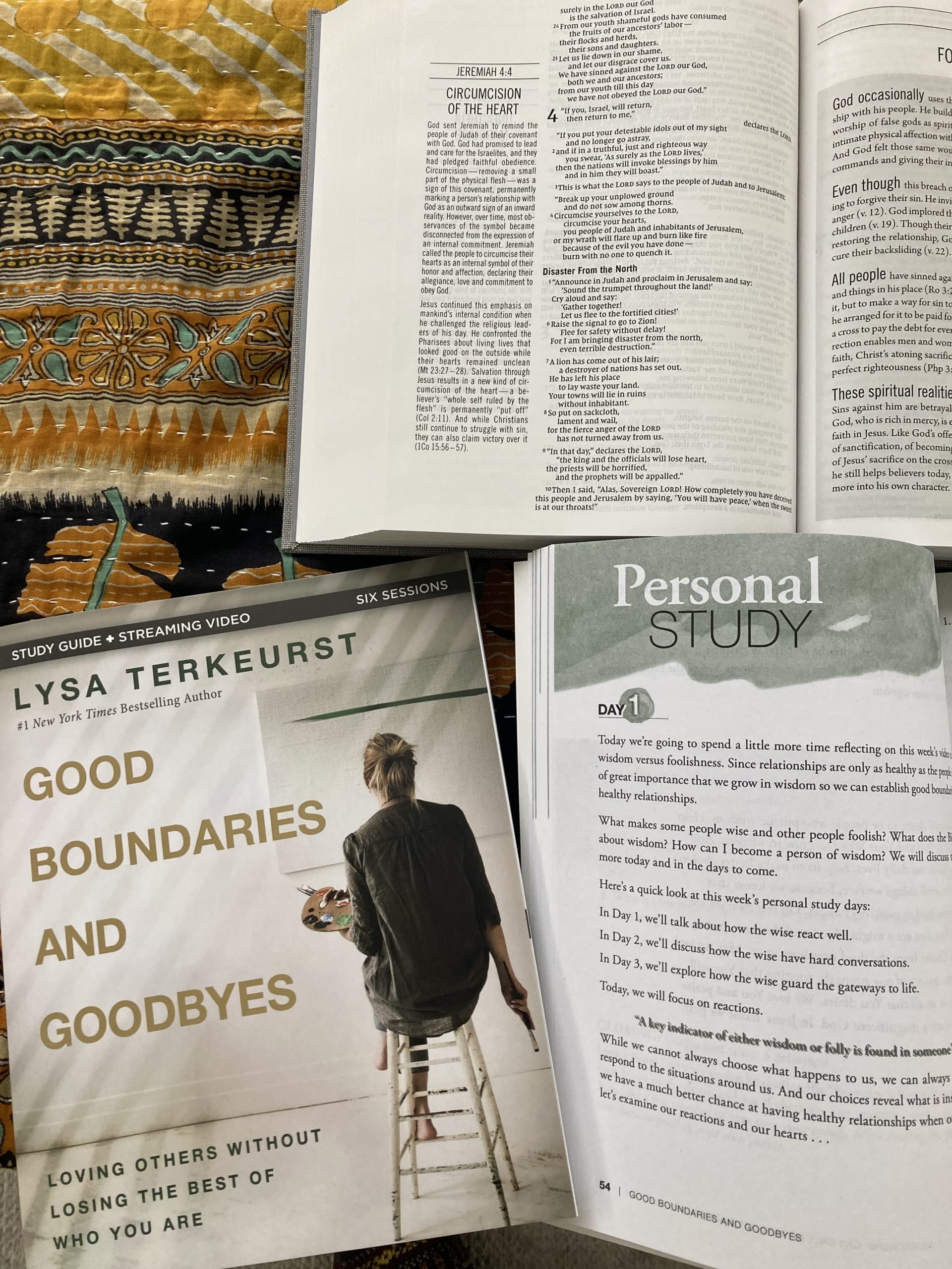 Lysa TerKeurst Good Boundaries and Goodbyes Bible Study Guide with Streaming Video (192 Pages) m1ap1