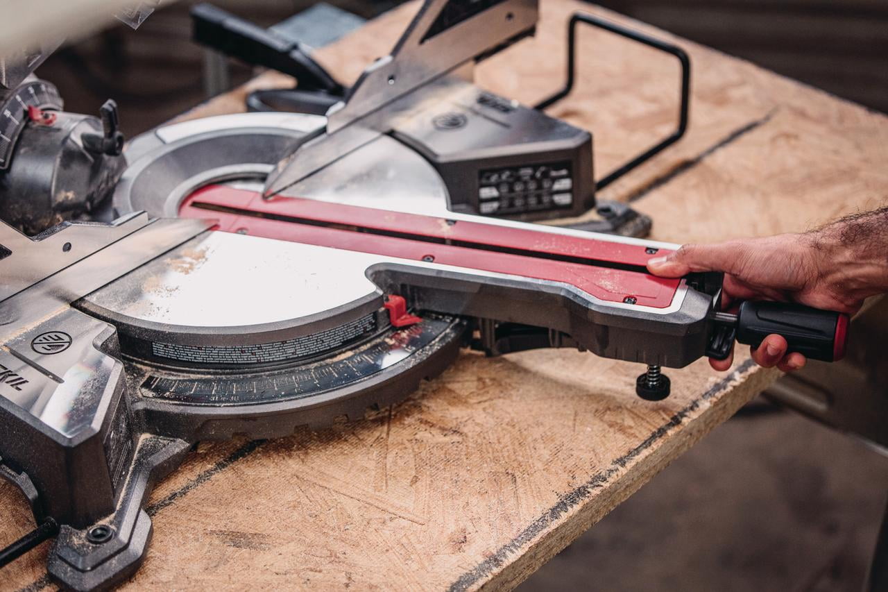 SKIL 10-Inch Dual Bevel Sliding Miter Saw with 15 Amp Motor and LED Shadow Line (10 in) e8rsy
