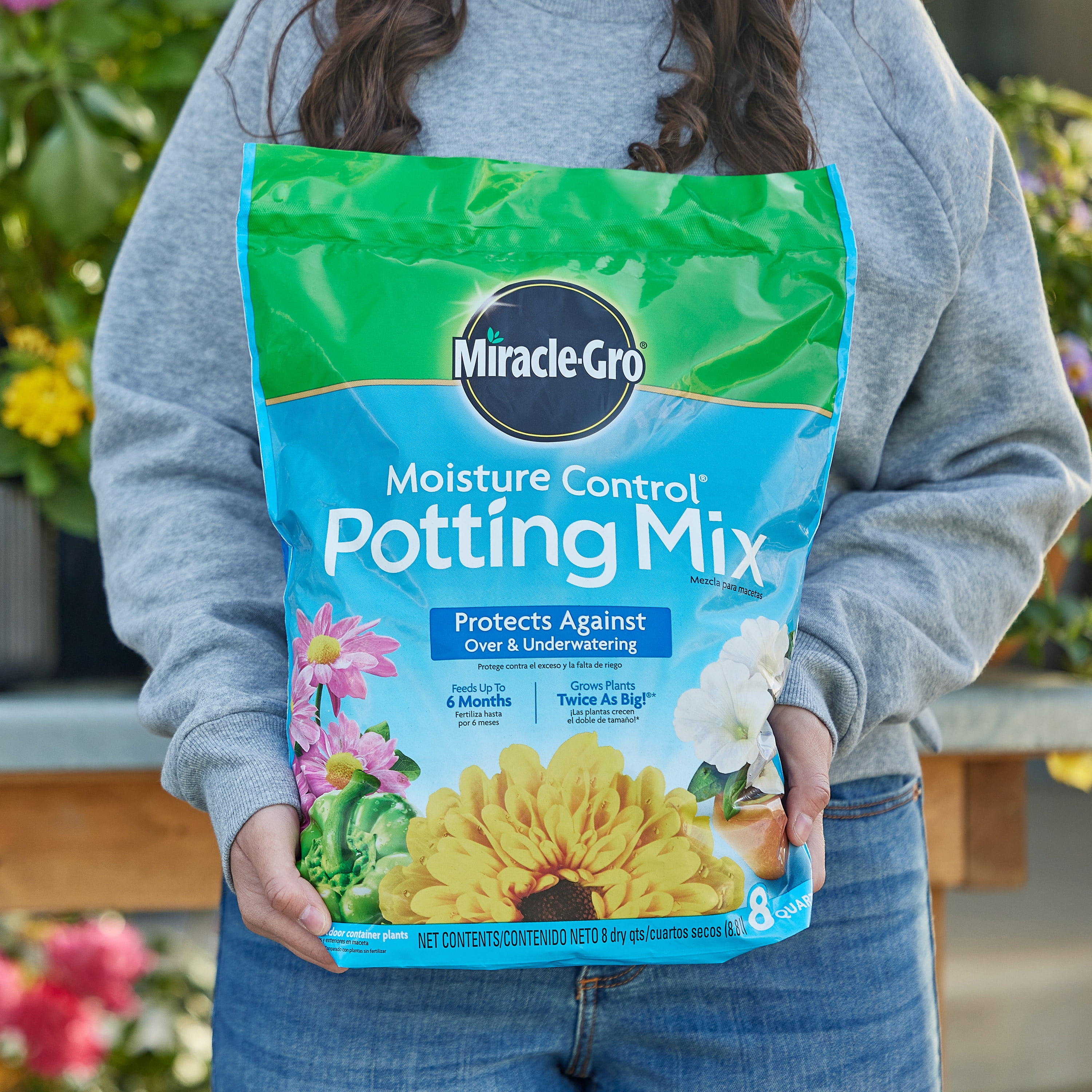 Miracle-Gro Moisture Control Potting Mix (8 qt) i23dt