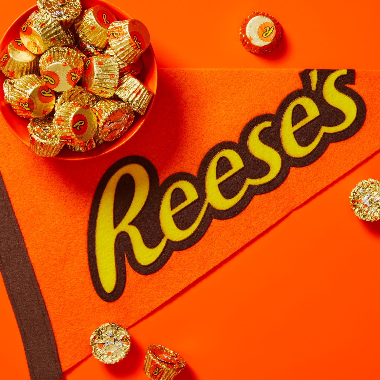 Reese's Miniatures Milk Chocolate Peanut Butter Cups Candy (Milk Chocolate, 10.5 oz) qnw5c