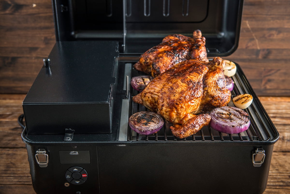 Traeger Pellet Grills Ranger Portable Wood Pellet Grill and Smoker (Black, 184 sq in) k3x06