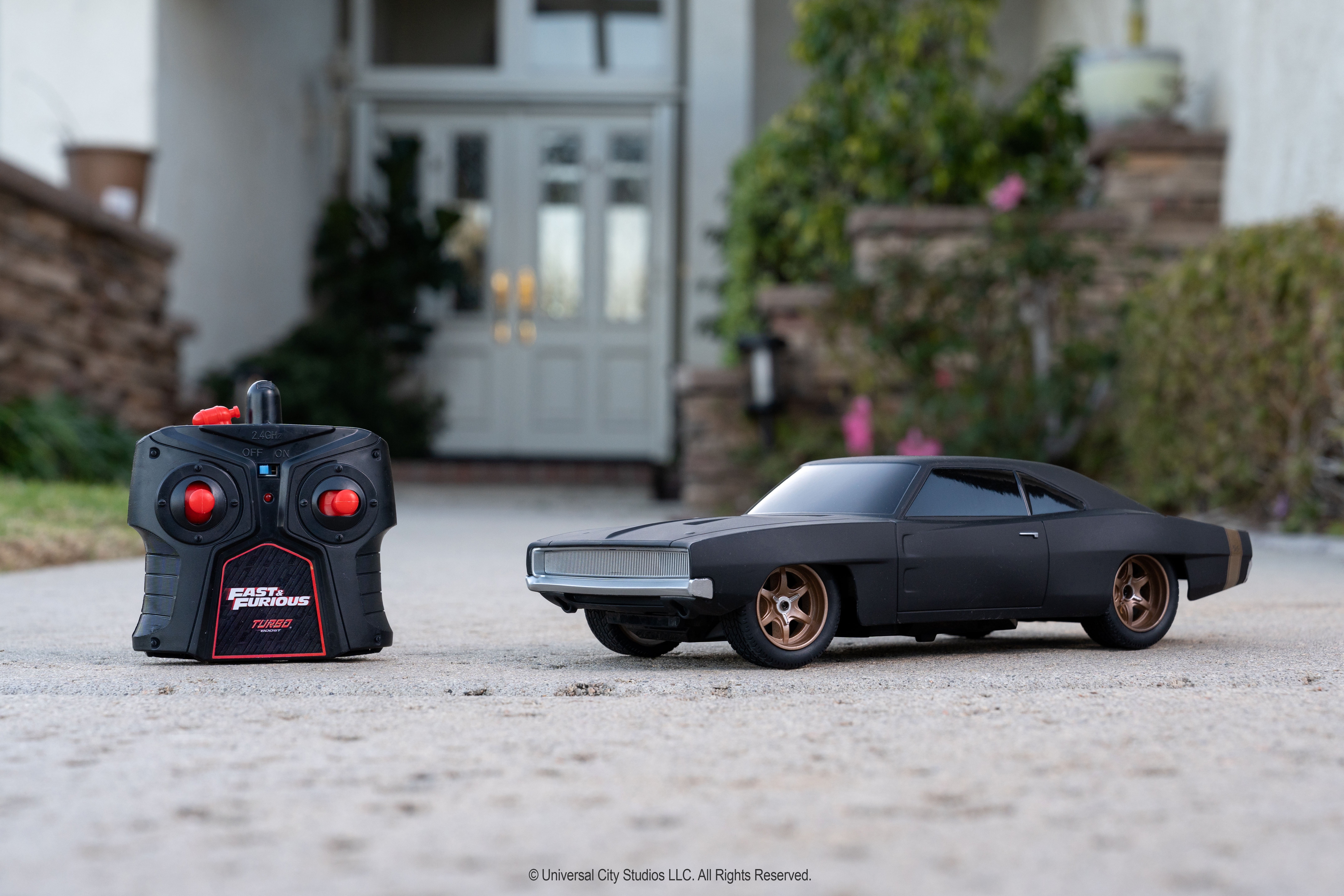 Jada Toys Fast & Furious Dom's 1968 Dodge Charger Widebody RC Radio Control Car (Black, 12 in) no1v9