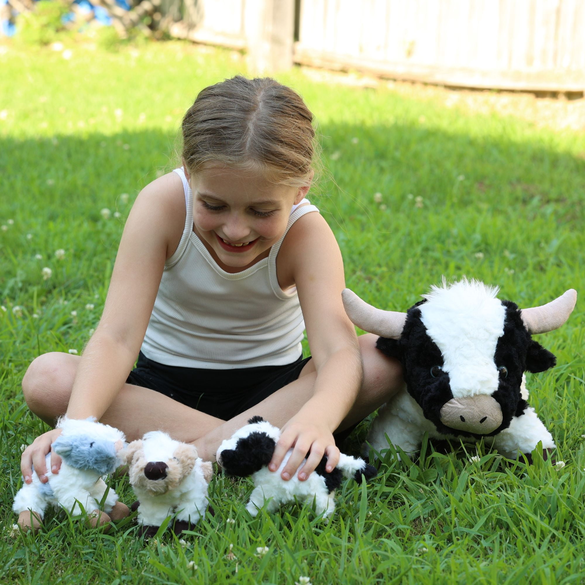 MorisMos Cow Stuffed Animal Set with 3 Baby Calf Plushies (White, 20.5 in) utivh