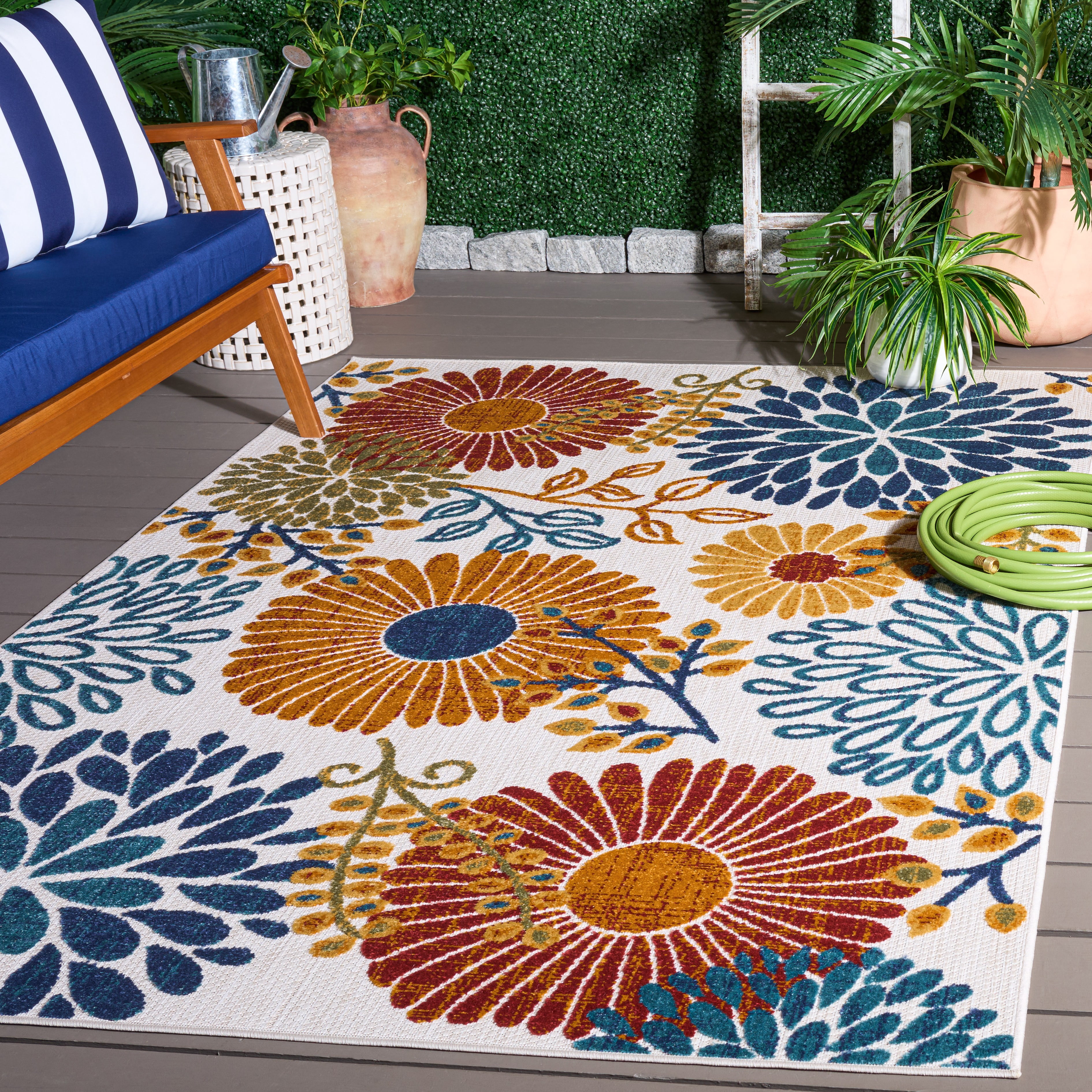 Safavieh Cabana Garnet Indoor/Outdoor Area Rug, Durable Weather-Resistant Floor Decor (Cream/Red, 5 ft 3 in x 7 ft 6 in) 9vobn