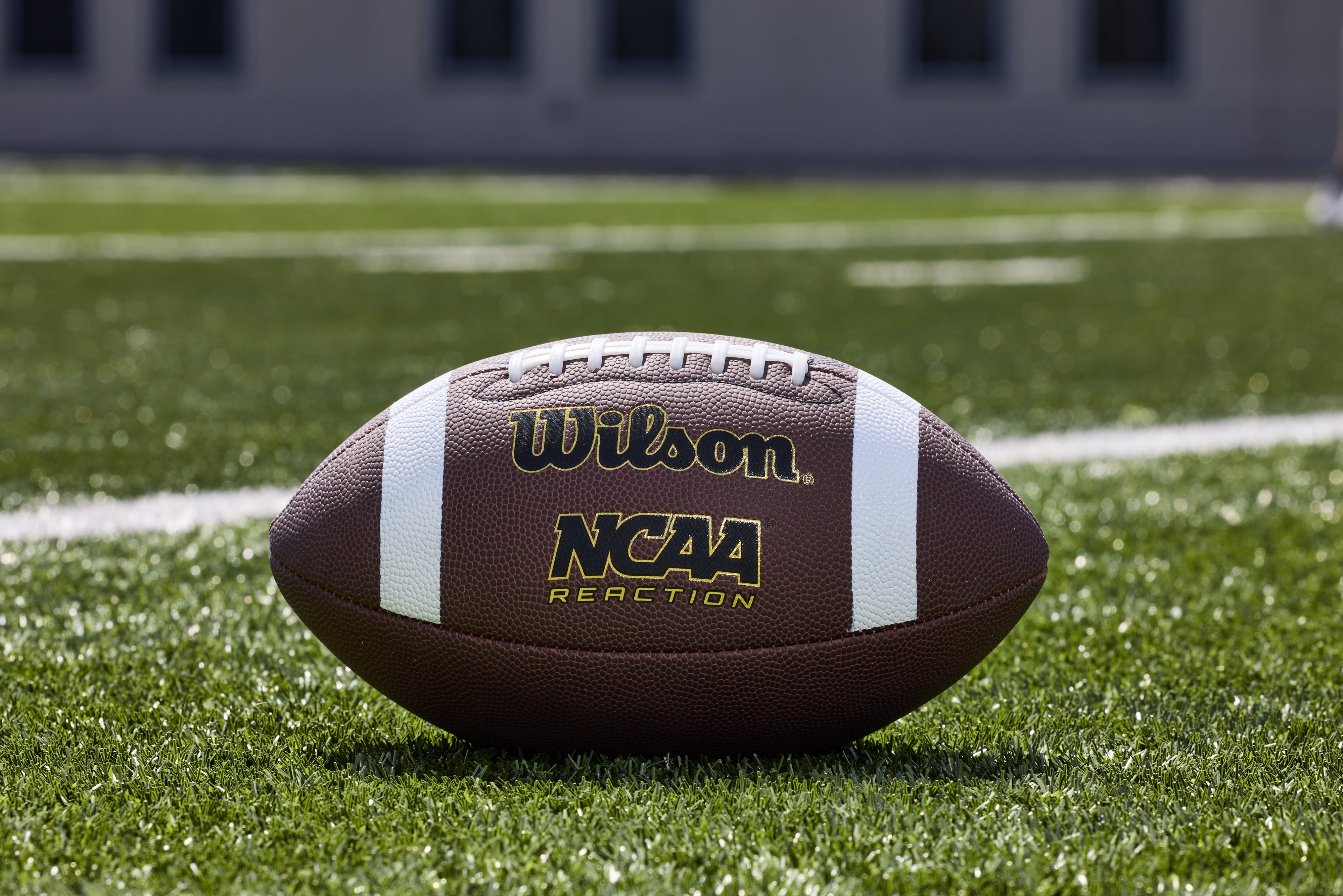 Wilson NCAA Reaction Recreational Football (Brown, Junior Size) 66d0w