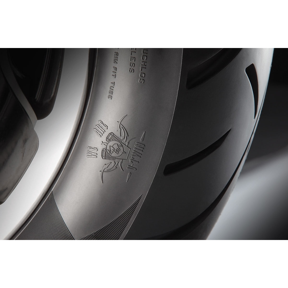 Metzeler ME 888 Marathon Ultra Rear Motorcycle Tire (180/65B16) ojs65