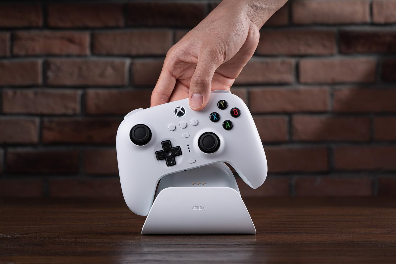 8BitDo Ultimate 3-Mode Wireless Controller with Hall Effect Joysticks and Charging Dock (White, 1 Count) 2gp5q