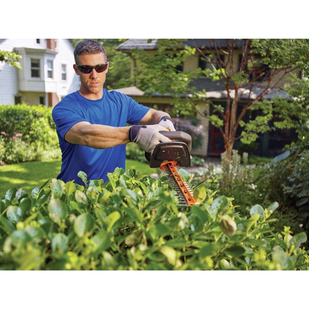 BLACK+DECKER 20V MAX Cordless Hedge Trimmer and String Trimmer Edger Combo Kit (22 in. Hedge Trimmer, 12 in. String Trimmer, 3 Batteries) kaefw