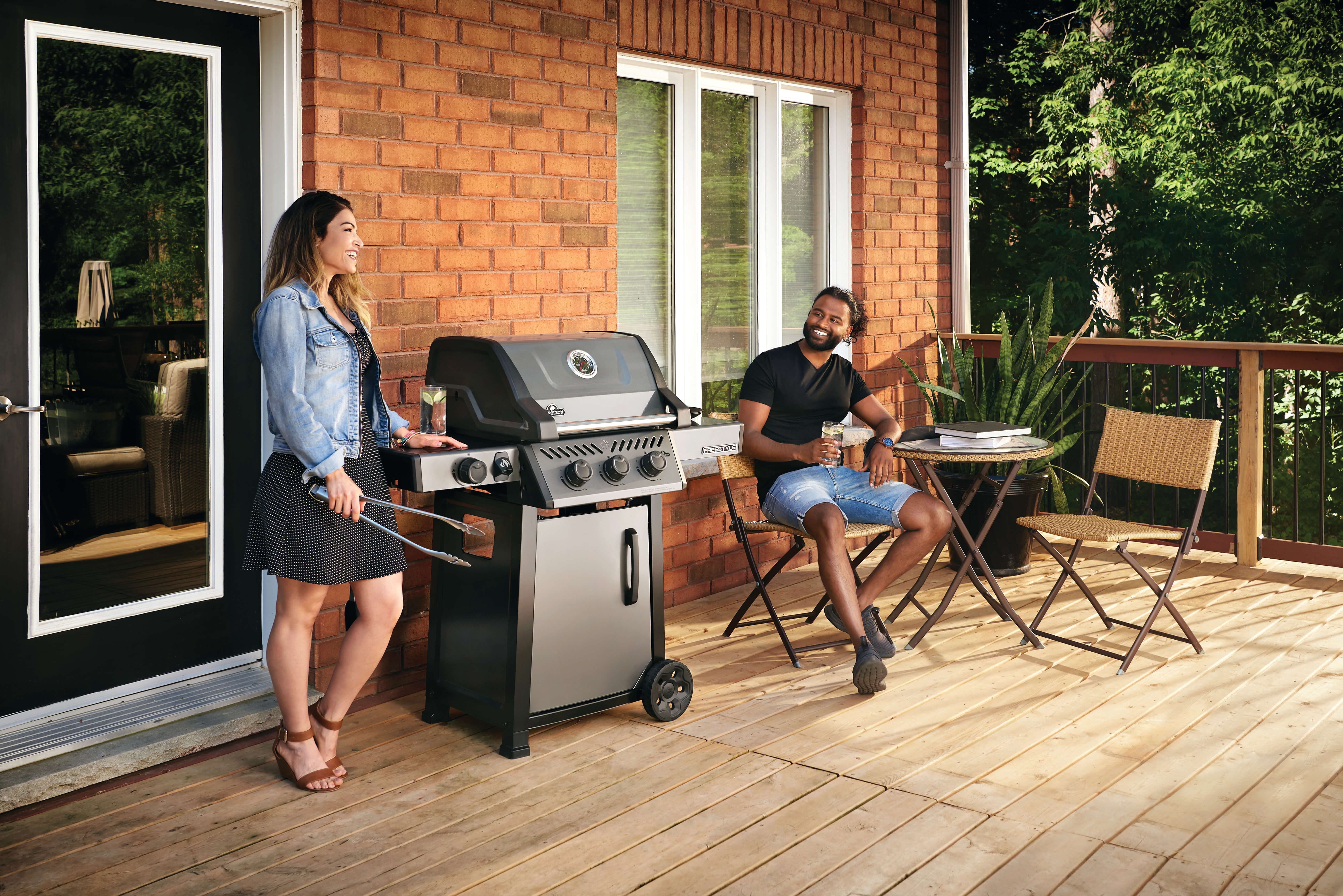 Napoleon Freestyle 365 3-Burner Propane Gas Grill with Range Side Burner (Graphite Grey, 365 sq in) 3flop