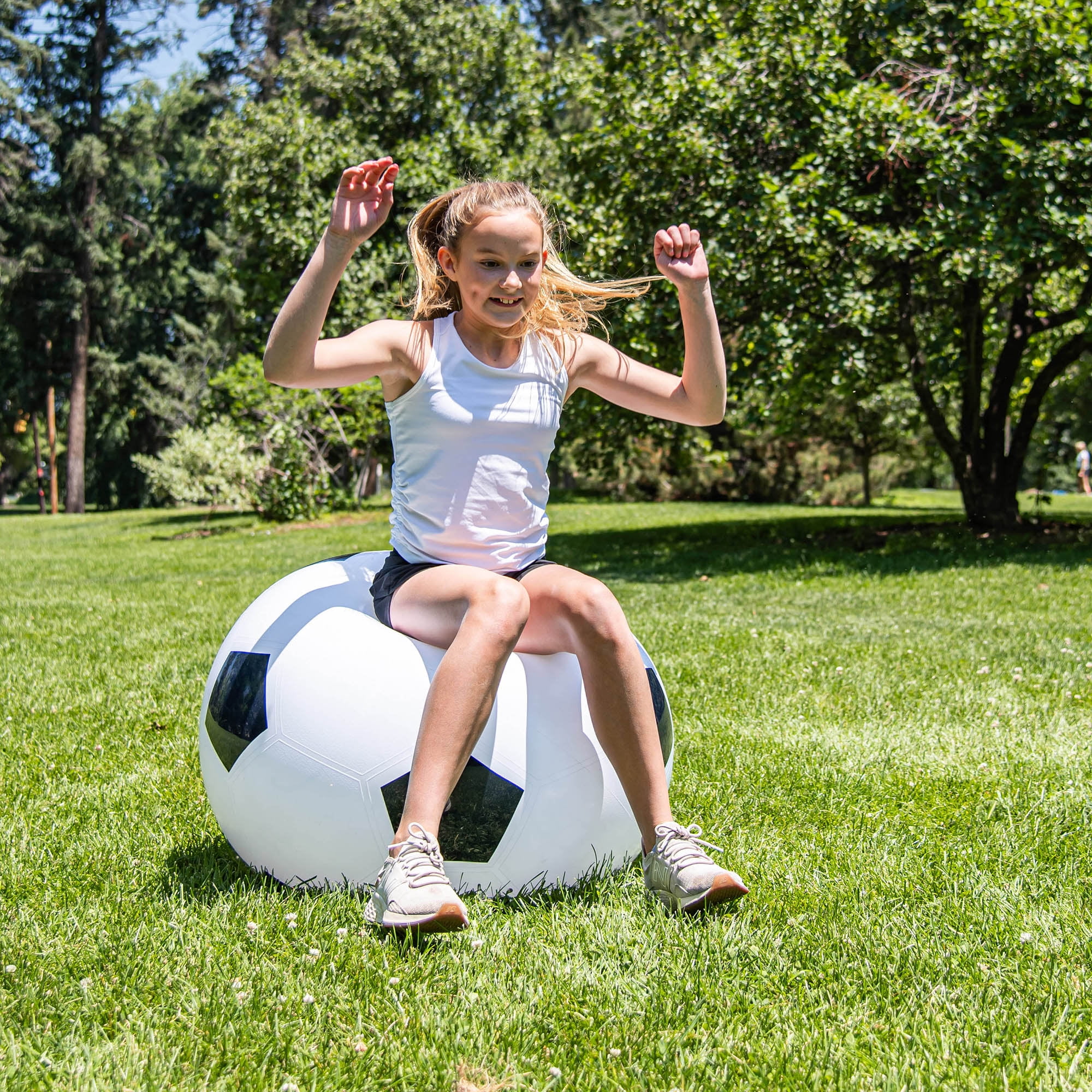 Do-U-Play Jumbo Soccer Ball Inflatable Outdoor Sports Toy (White, 30 in) brirn