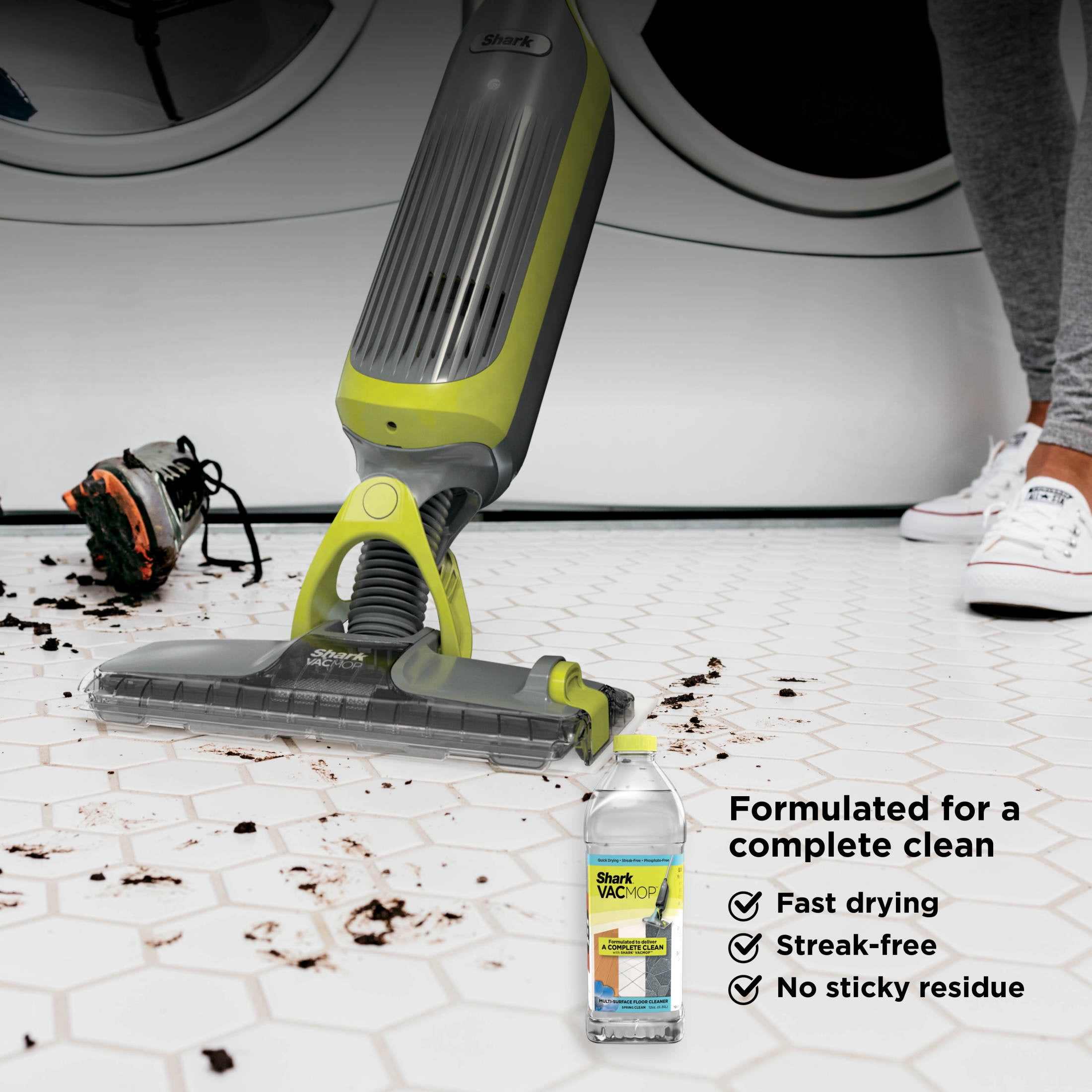 Shark VACMOP Cordless Hard Floor Vacuum Mop with 4 Disposable Pads and 12 fl oz Multi-Surface Cleaner (VM200) yt6ka