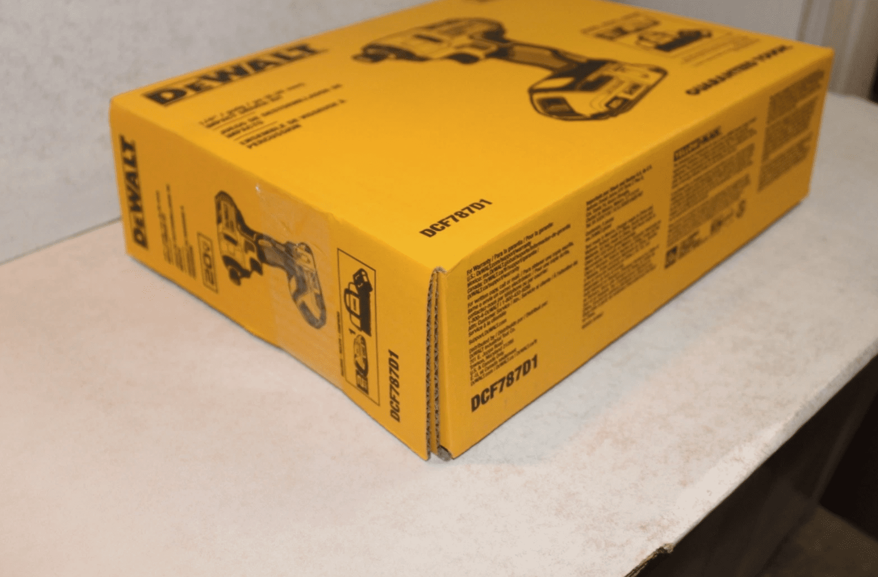 DEWALT 20V MAX Brushless Cordless Impact Driver Kit (Yellow/Black, 1 Battery) 4zi9n