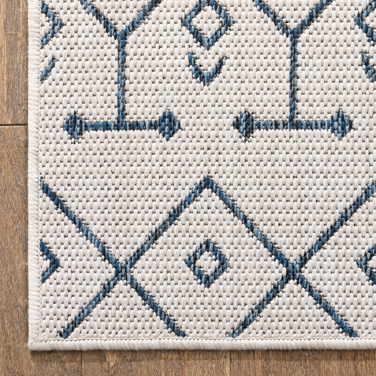Well Woven Medusa Nordic Lattice Pattern Outdoor Area Rug (Light Blue, 2 ft 3 in x 3 ft 11 in) q1w49