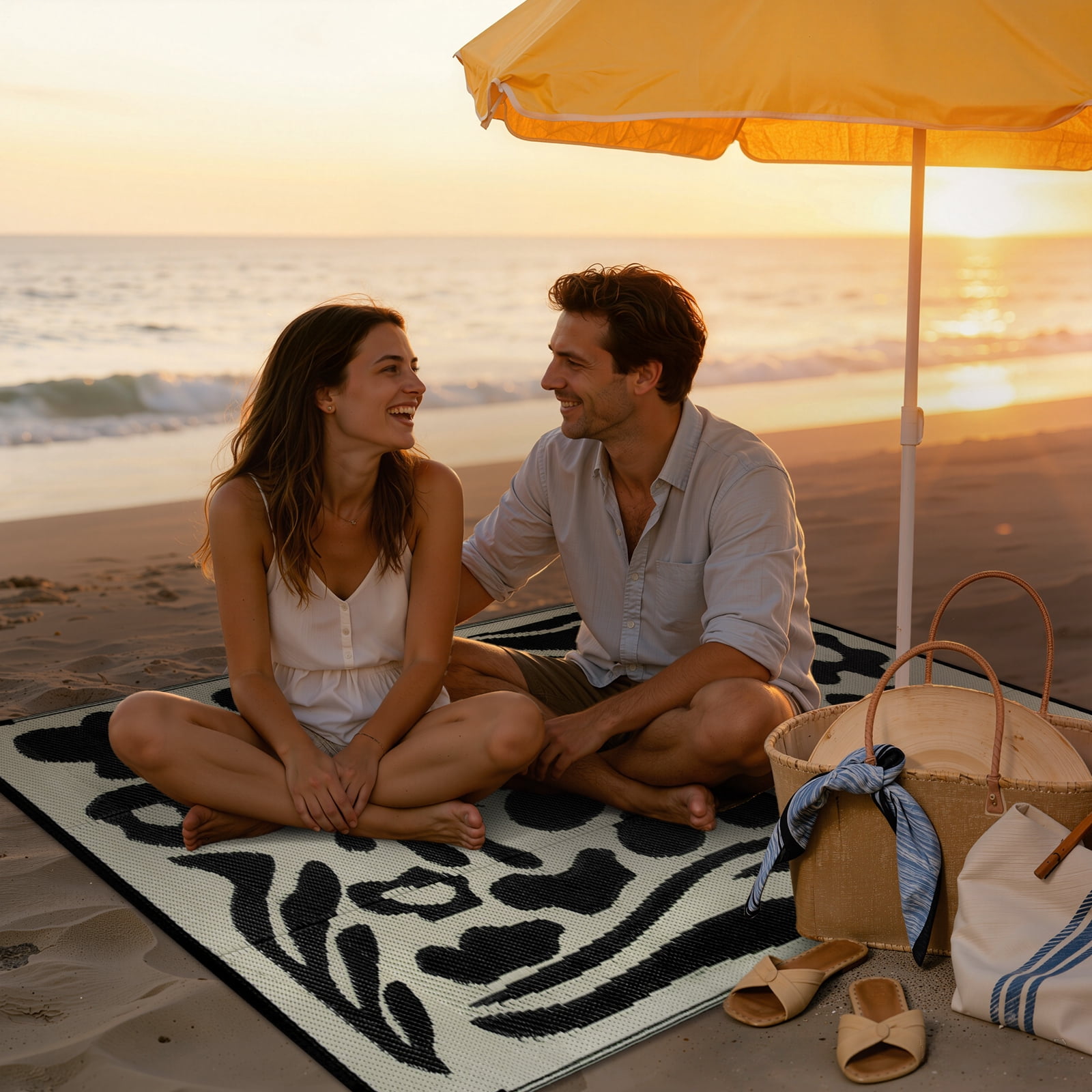 Lahome Waterproof Outdoor Rug (Black & White, 4 ft x 6 ft) ahskh