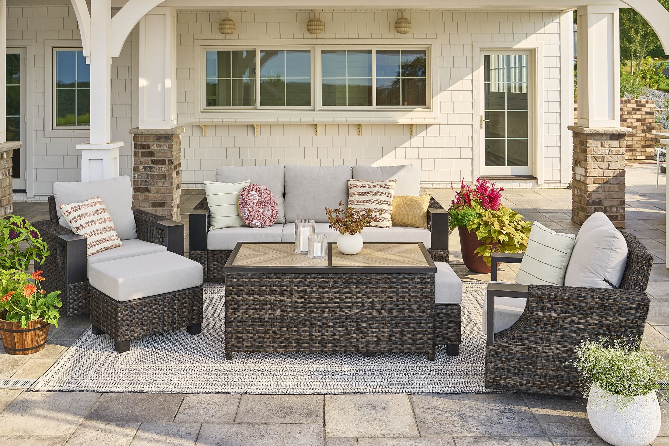 Better Homes & Gardens Rockport Outdoor Wicker Sofa, Weather-Resistant Patio Furniture (Brown, 83.86 in W x 33.27 in D x 31.89 in H) iw5cj