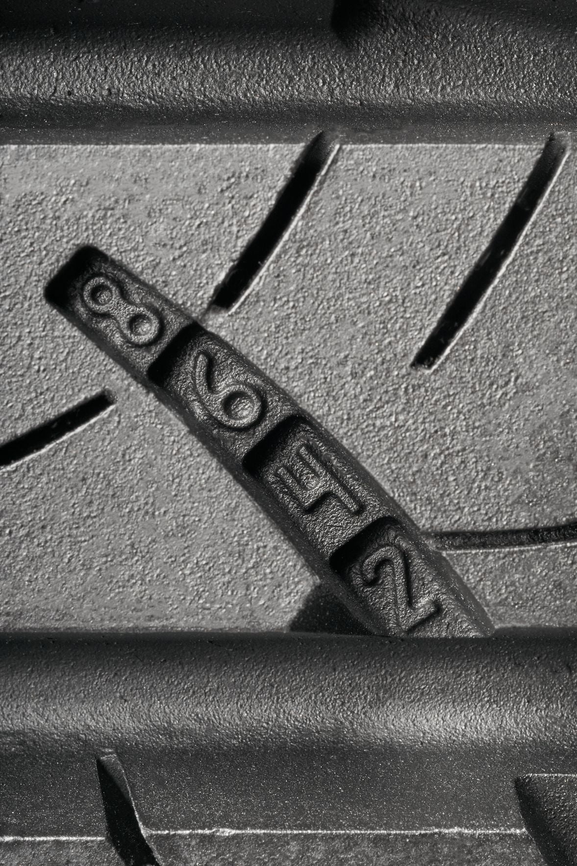 Goodyear Assurance Outlast All-Season Tire (205/65R16, 95H) yo3i2