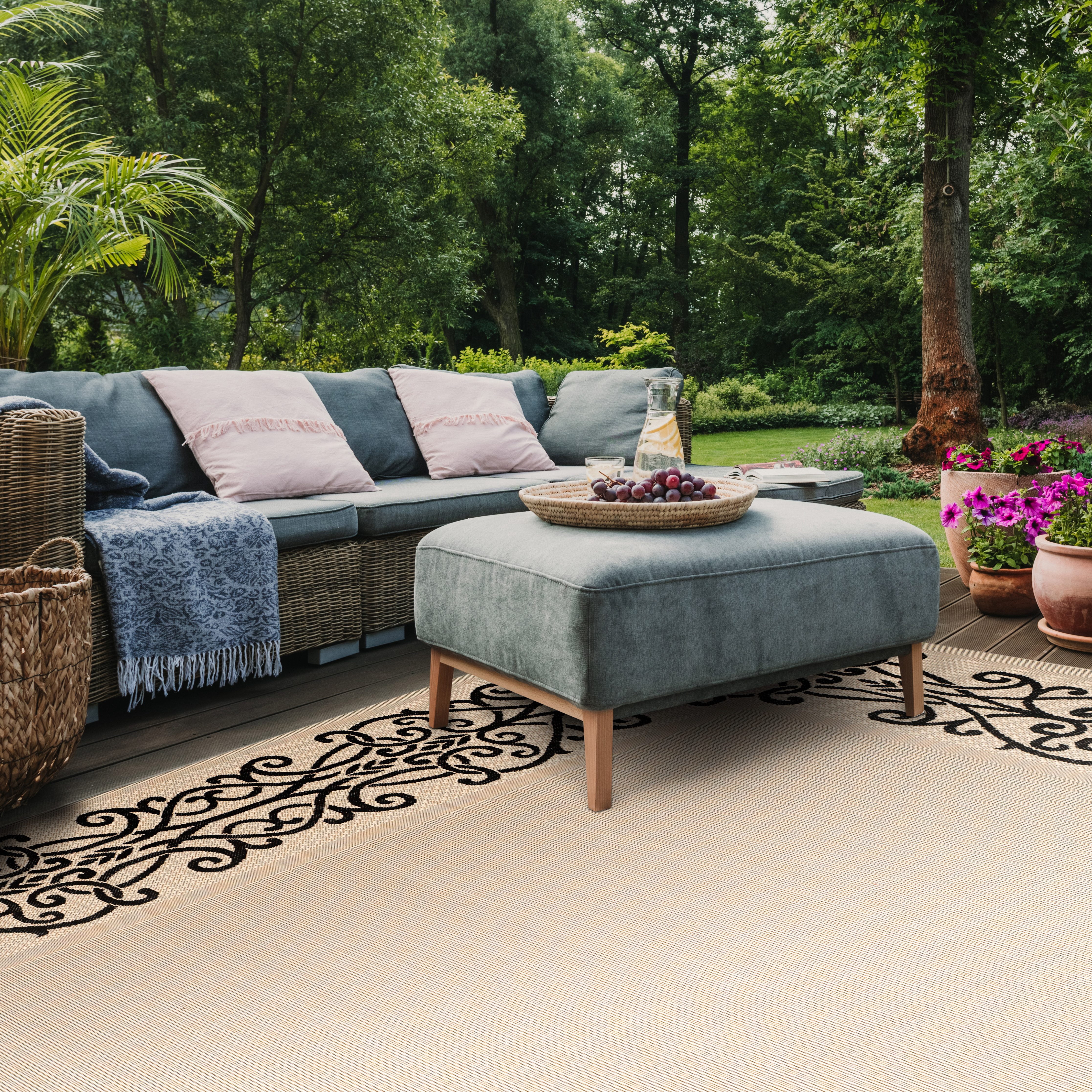 Safavieh Courtyard Ellie Oriental Indoor/Outdoor Area Rug (Sand/Black, 9 ft x 12 ft) ipuhd