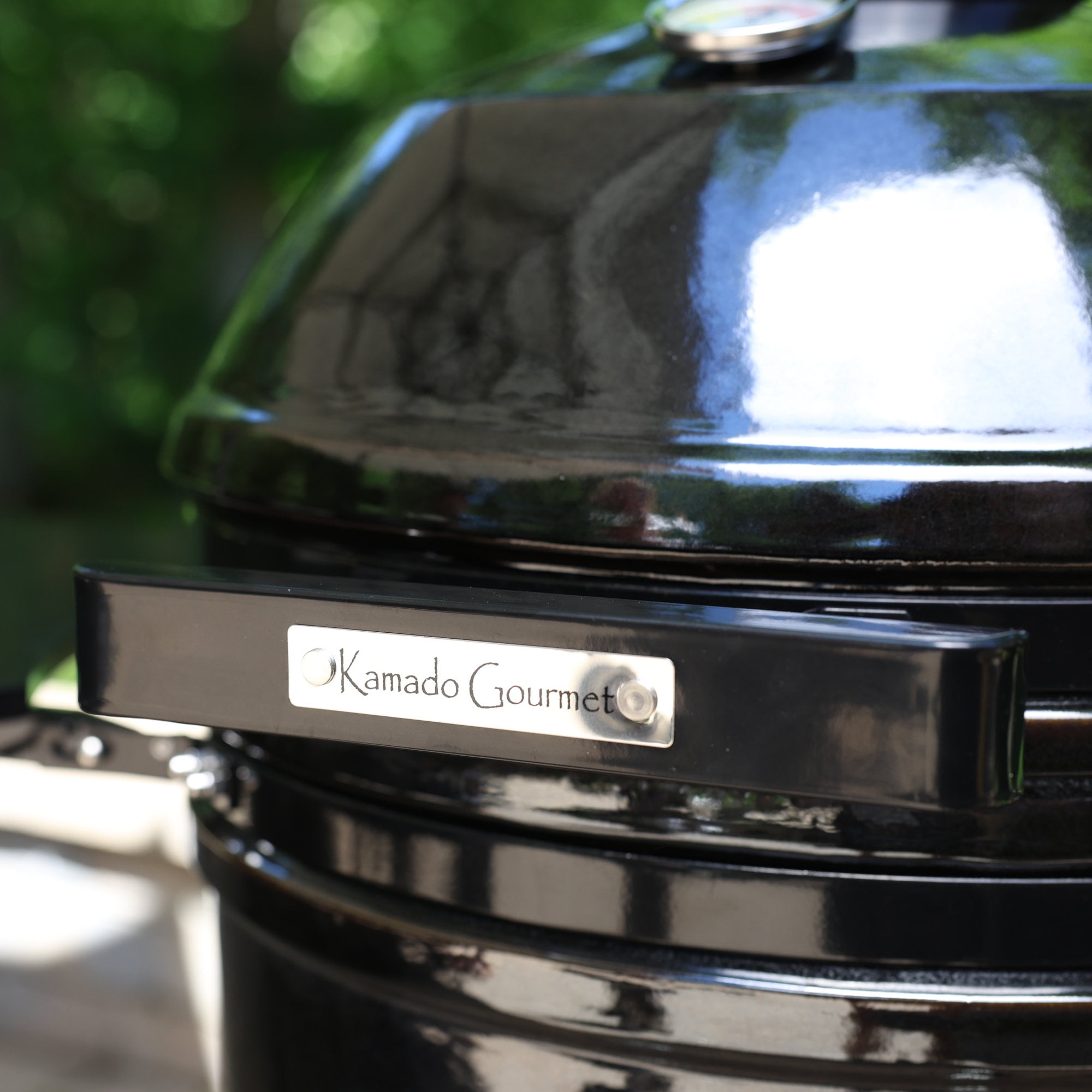 Kamado Gourmet 19 in Ceramic Grill and Smoker with Forge Fire Chamber and Bamboo Shelves (Black, 19 in) w0fui