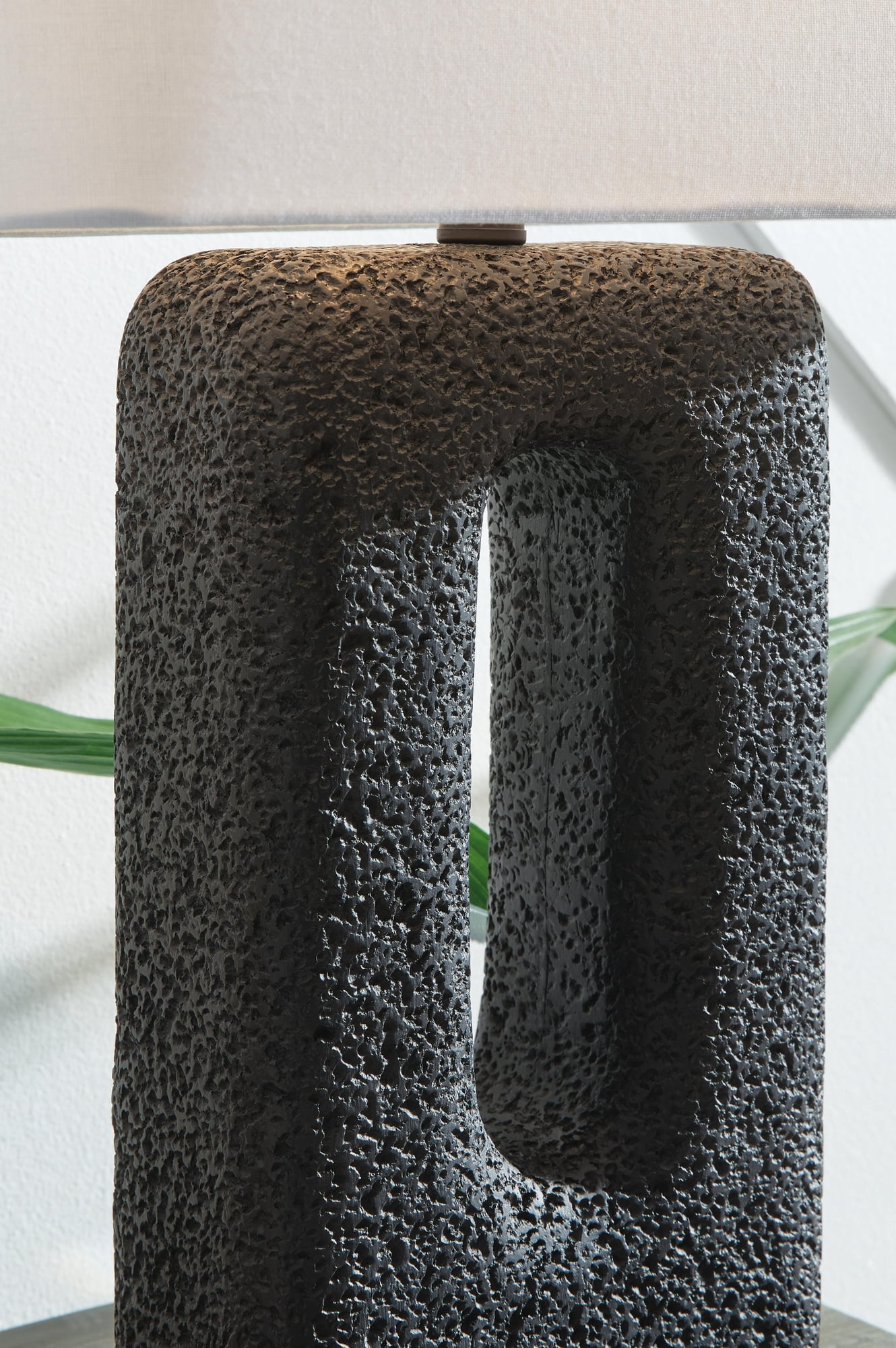 Signature Design by Ashley Wimmings Table Lamp (Set of 2) Modern Textured Lighting (Black, 24 in Height) sd8xk