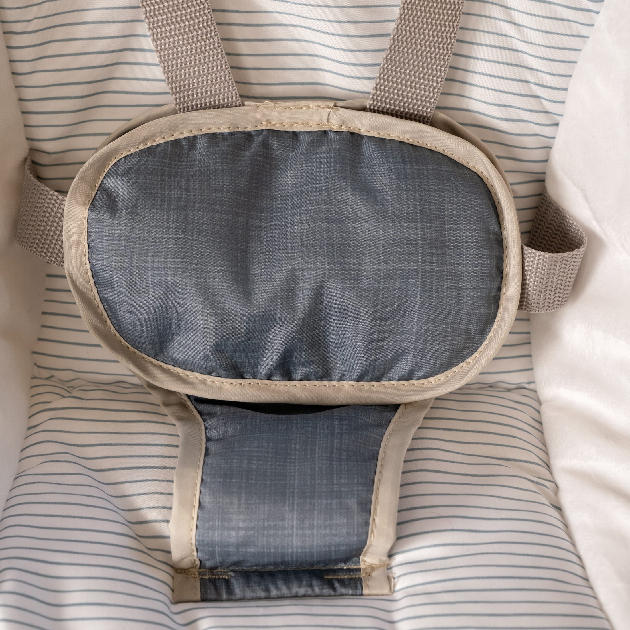 Ingenuity Swing 'n Go Portable Baby Swing, Compact Foldable Infant Rocker with 5 Speeds and Music (Chambray Blue, 20 lb Capacity) 1ieis