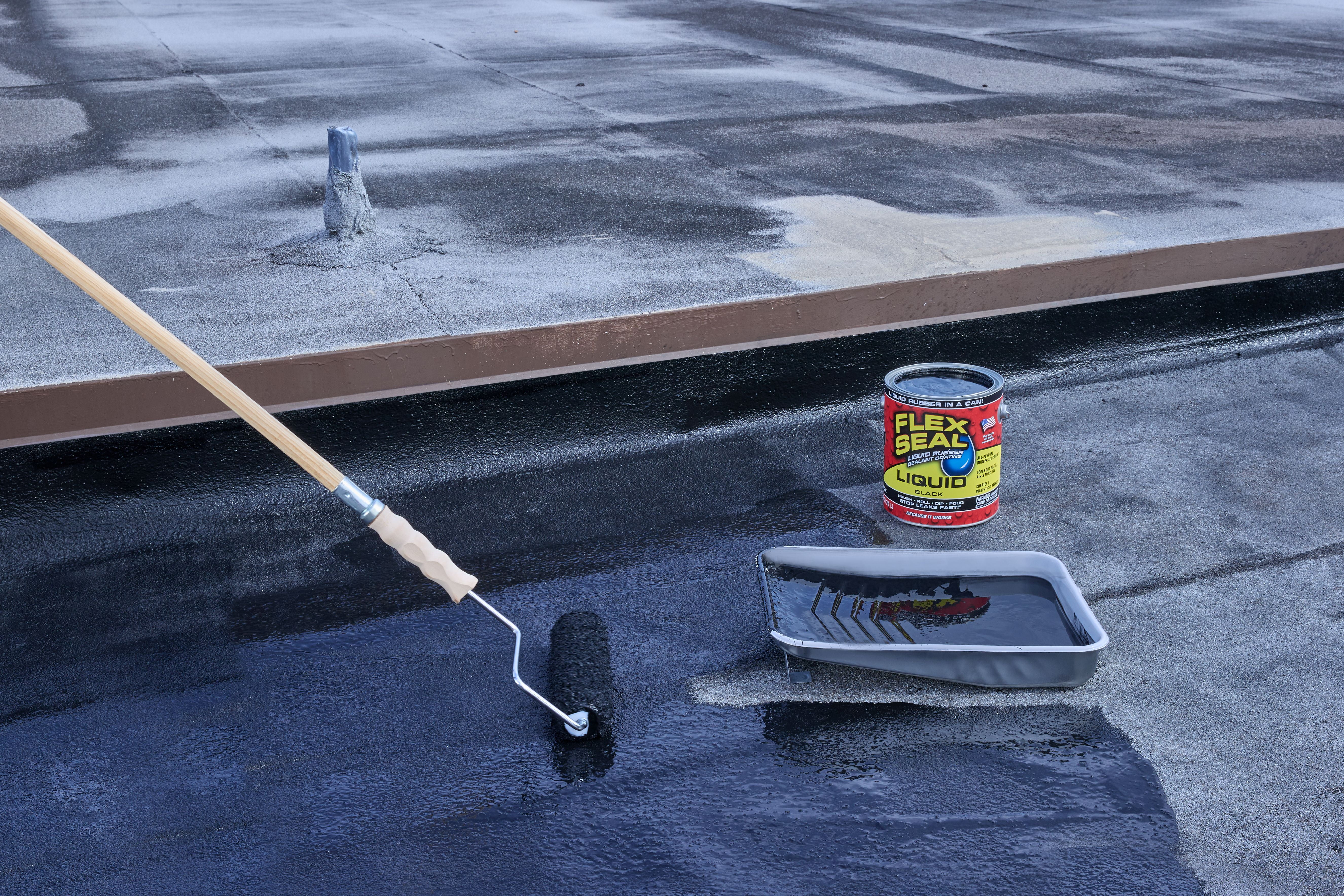 Flex Seal Liquid Rubber Sealant, Watertight Protective Coating (Black, 1 Gallon) wce32