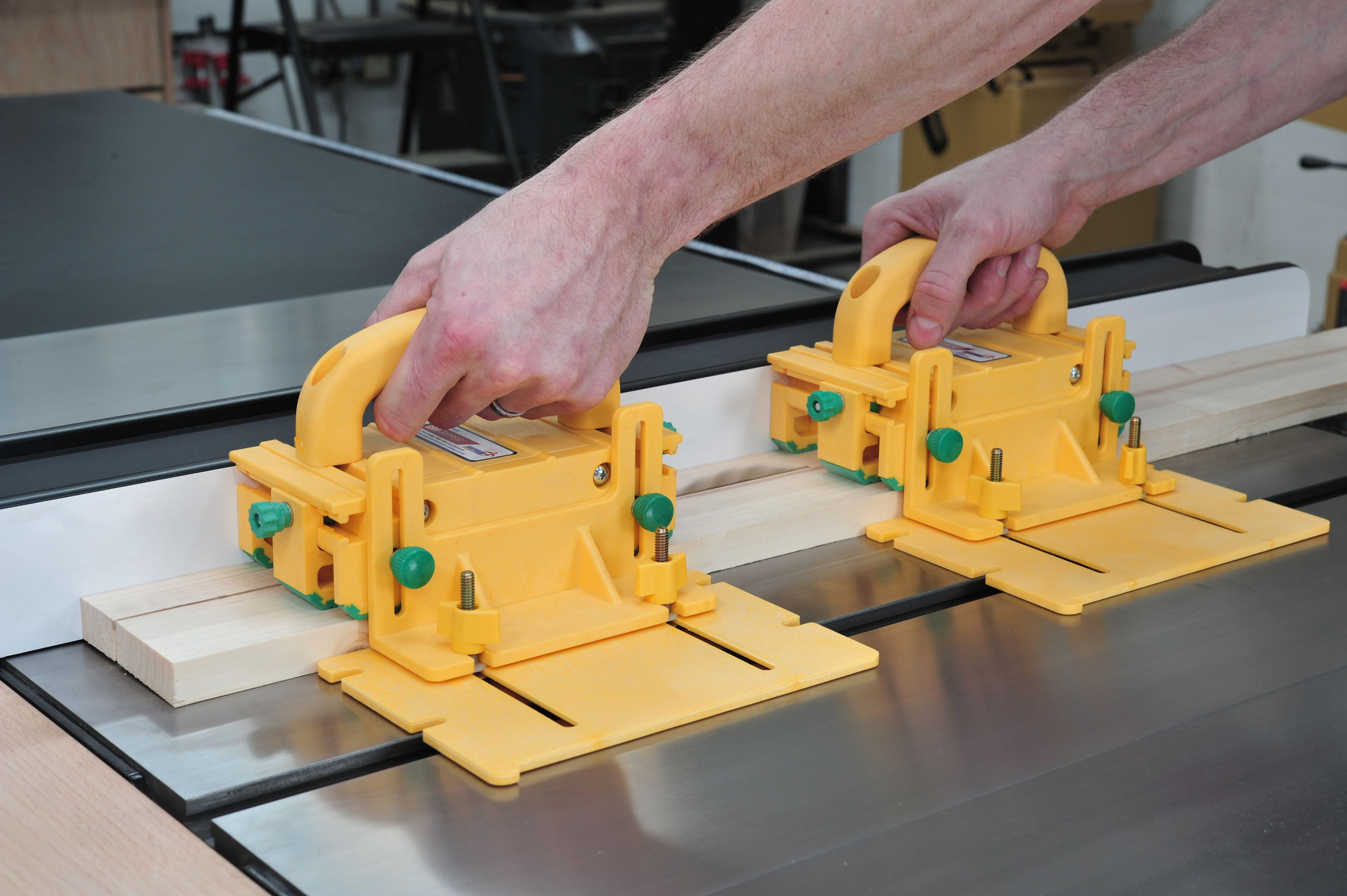 MICROJIG GRR-RIPPER Advanced 3D Pushblock for Table Saw Safety (1 Pack) ftsaf